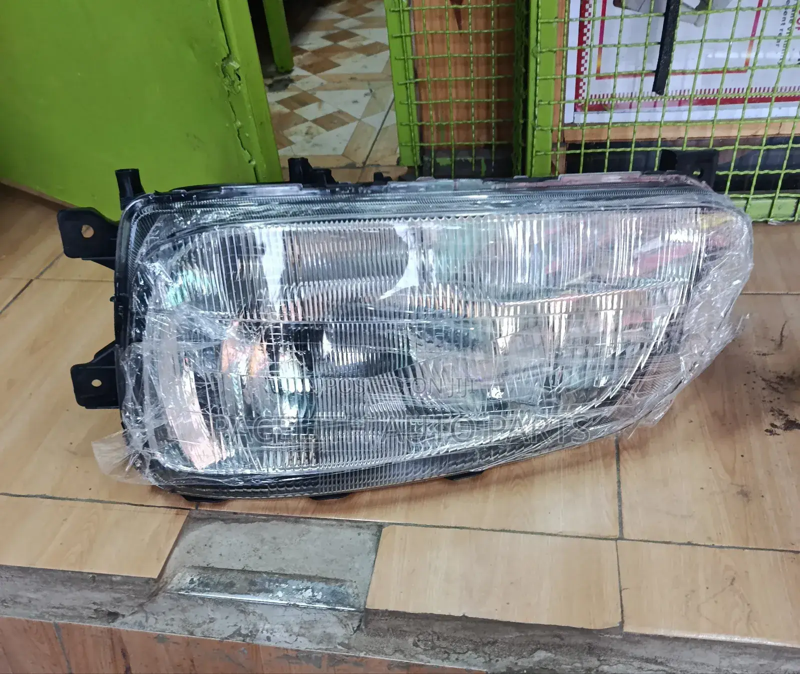 Head Lamp / Head Light Hino 500