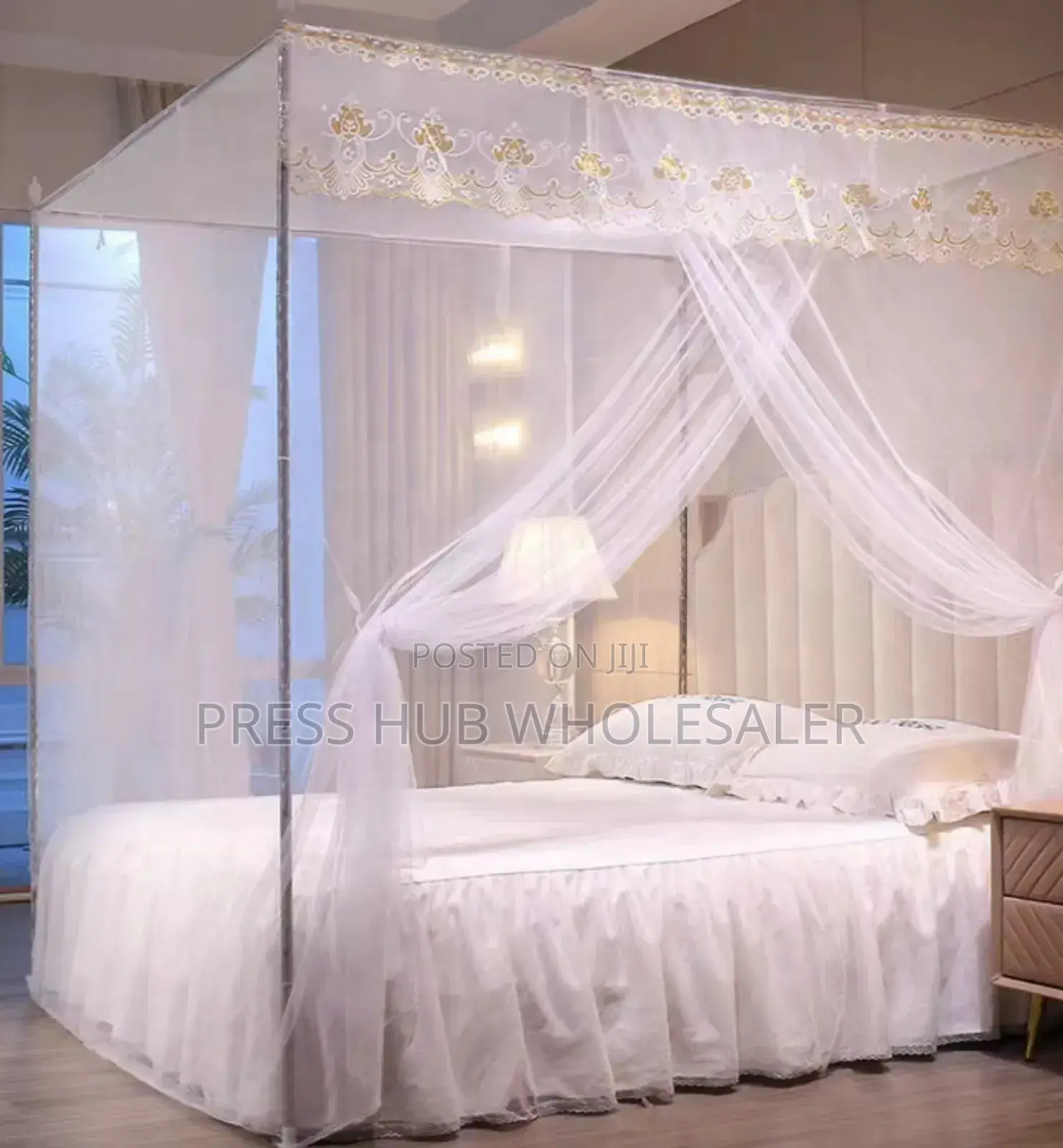 Four-Stand Mosquito Net,*