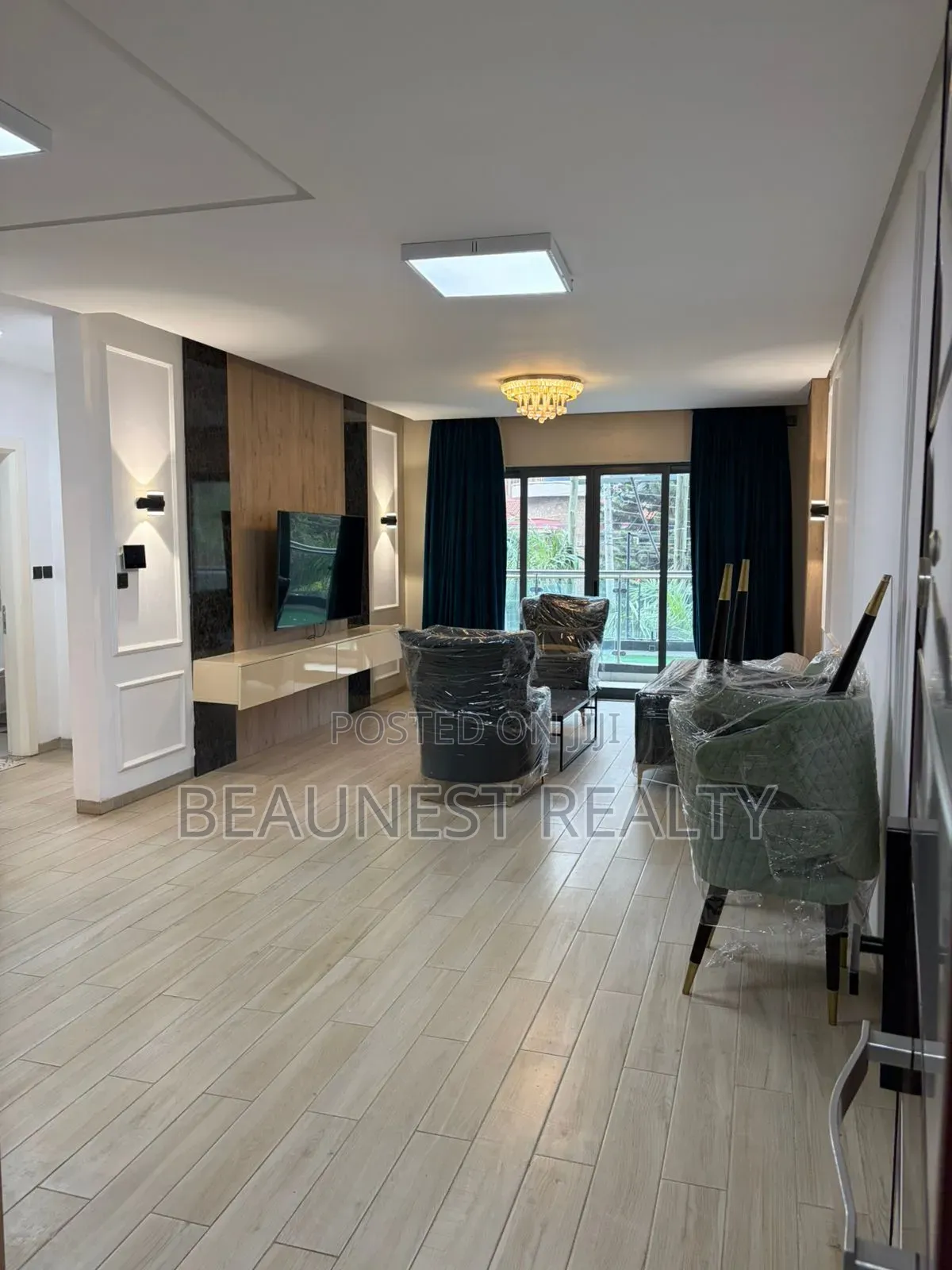 3bdrm Duplex in Valley Arcade for sale