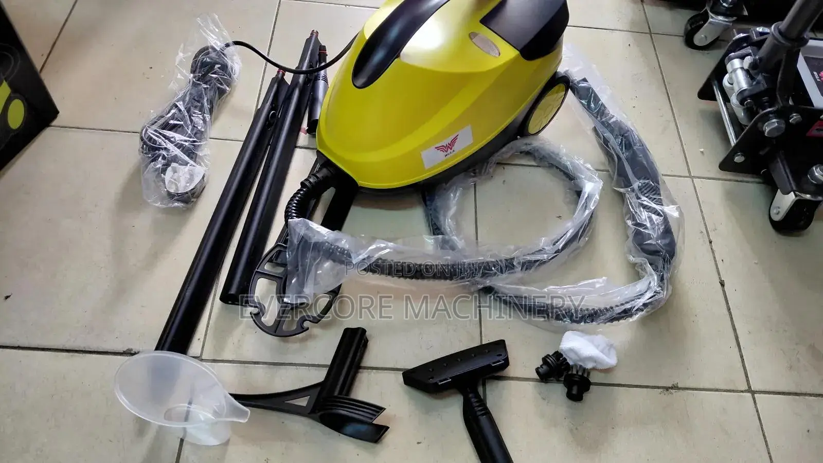 Heavy Duty Sofa Cleaning Steam Cleaning Machine With Accessories.