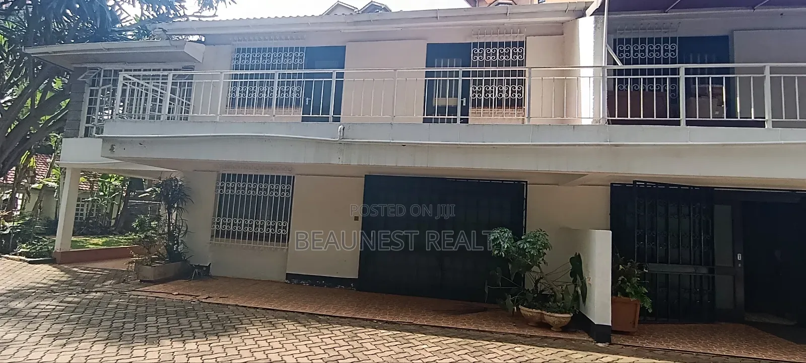 5 Bedroom Townhouse Office to Let