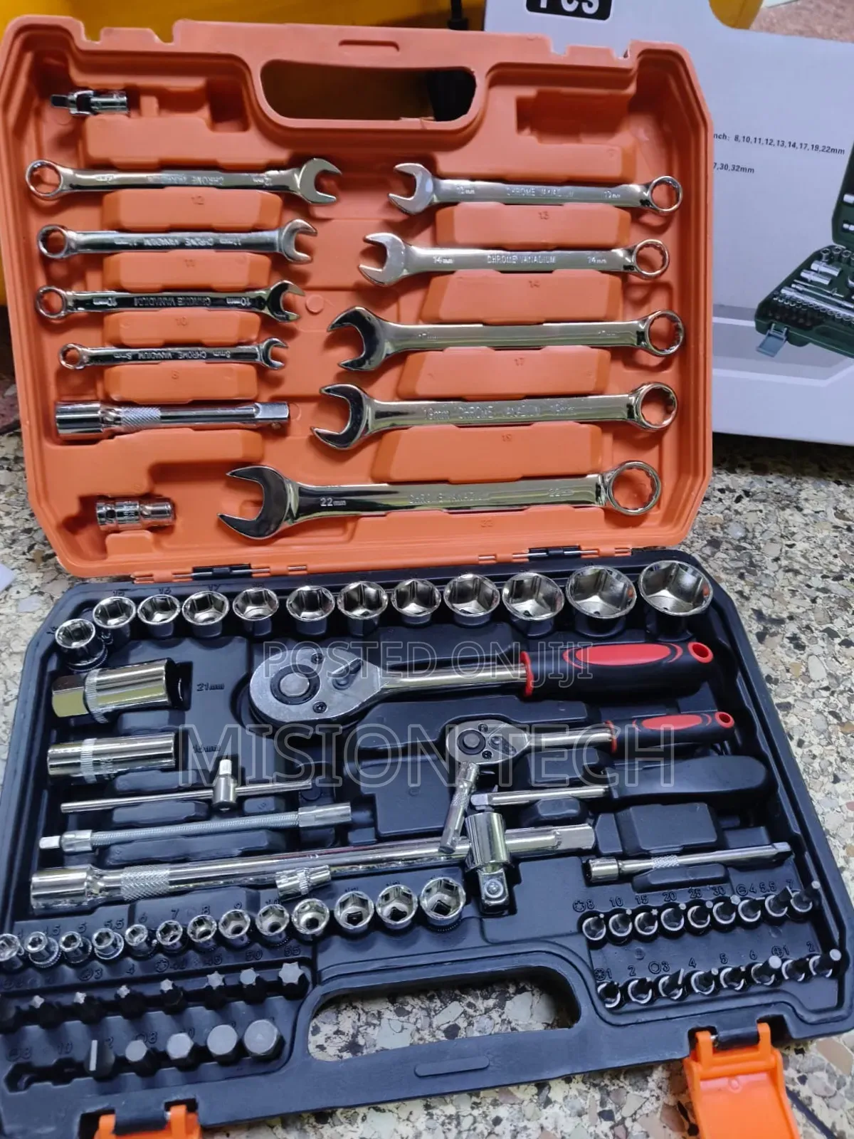 82 PCS Socket Wrench 
