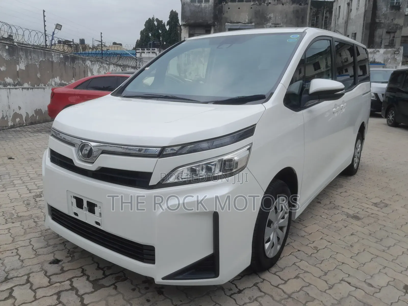 Toyota Voxy 2018 White