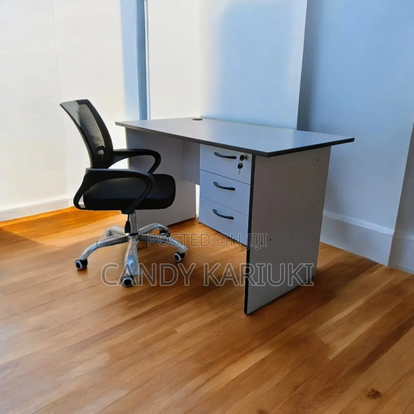Elegant White Local.Made Off8ce Desk