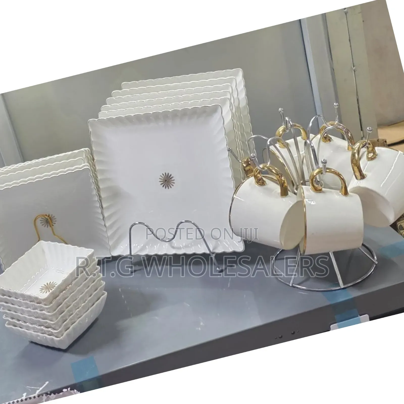 Star 24-Piece Porcelain Dinner Set – Plates, Bowls Mugs