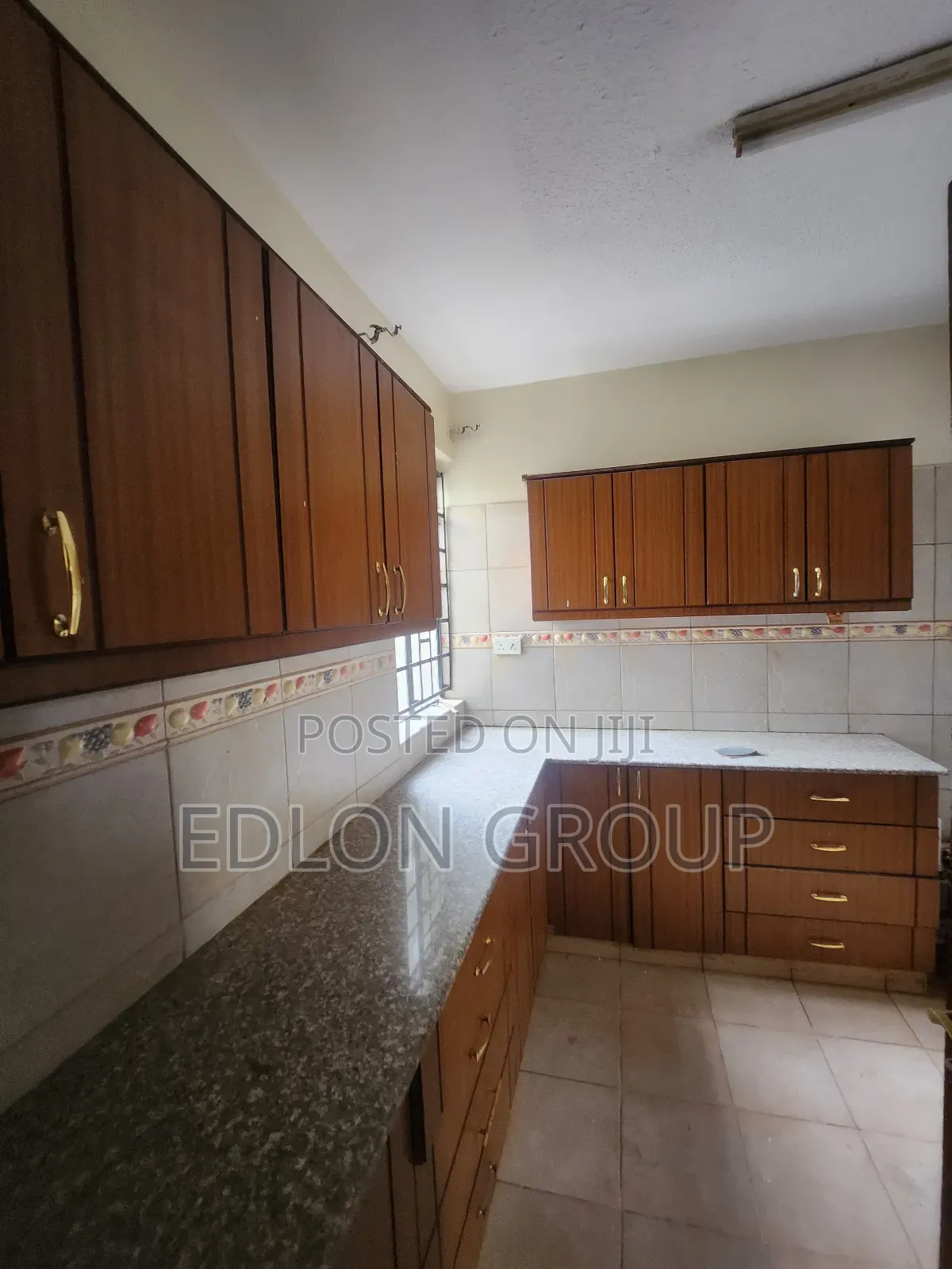 4bdrm Maisonette in Zimmerman for sale