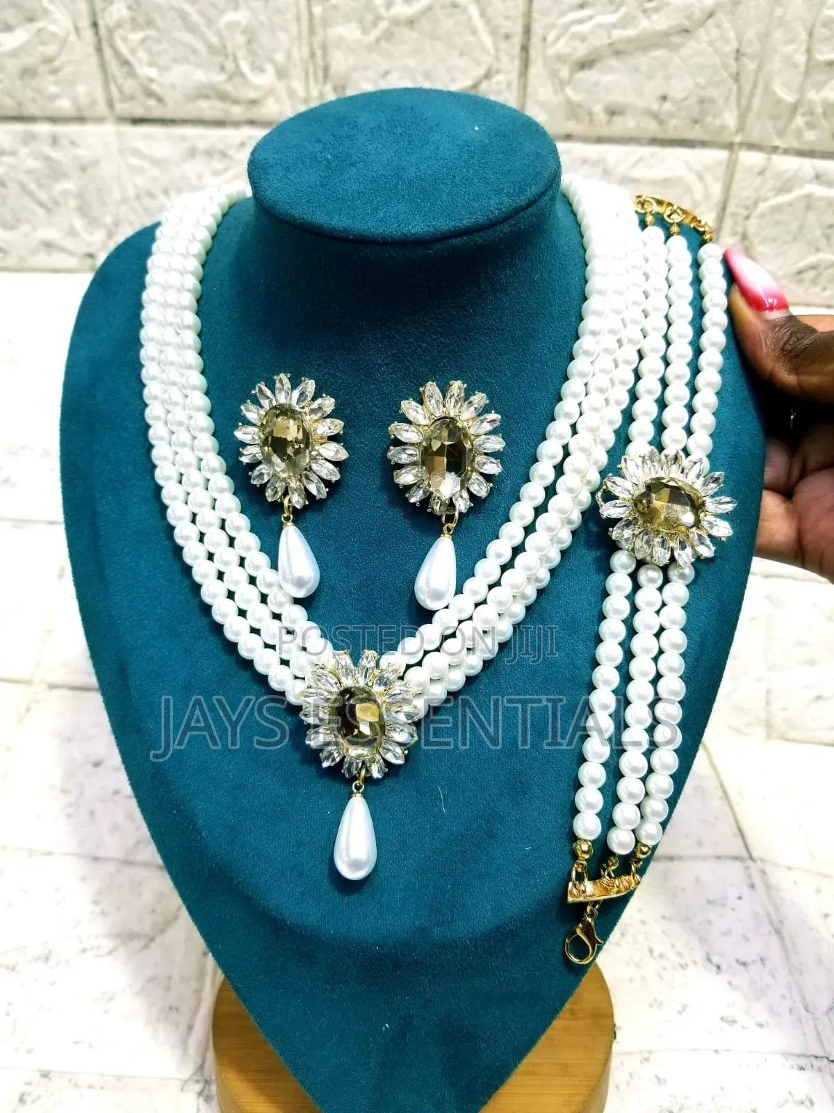 Elegant Pearl Jewelry Sets