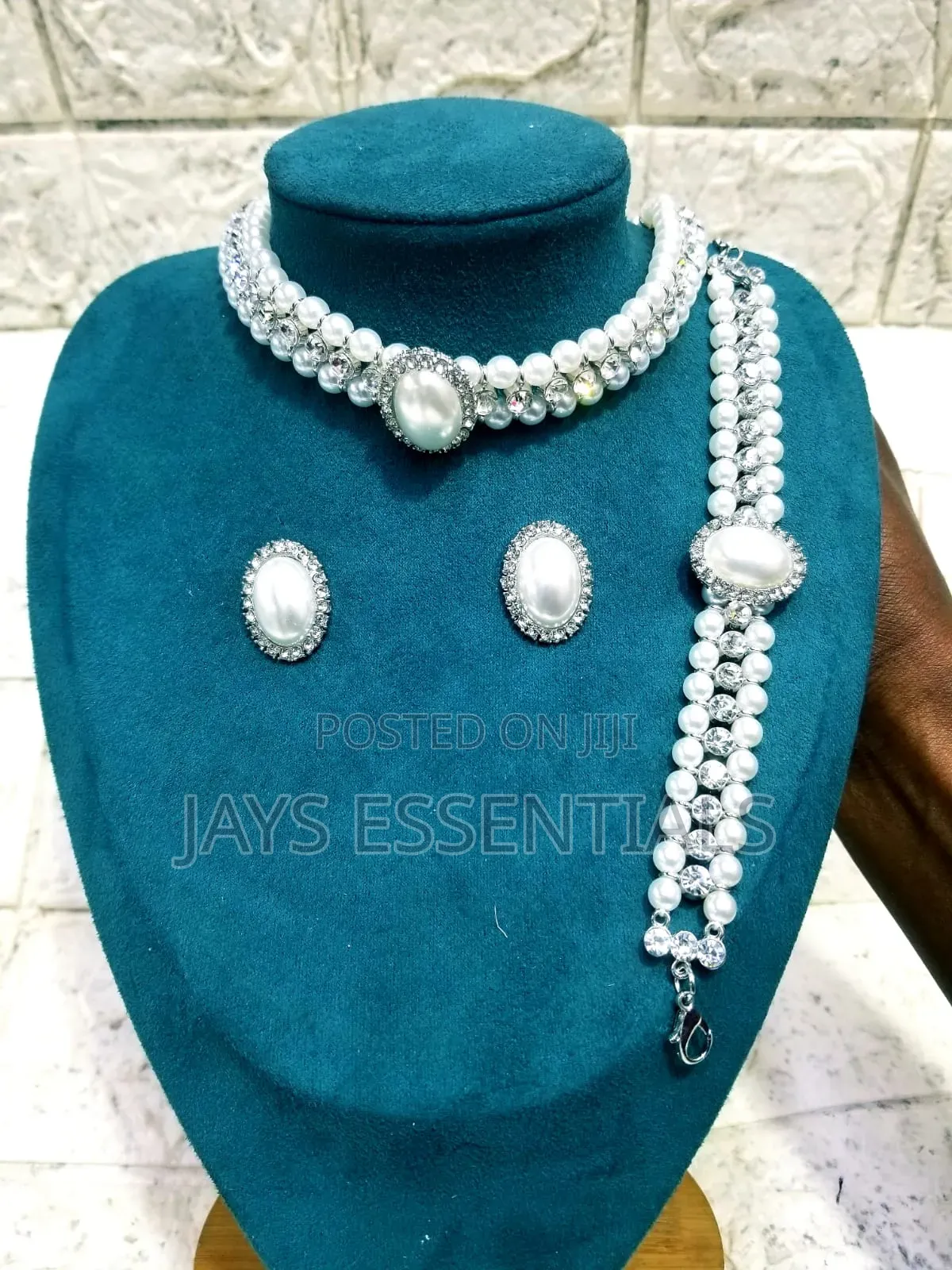 Elegant Pearl Jewelry Sets