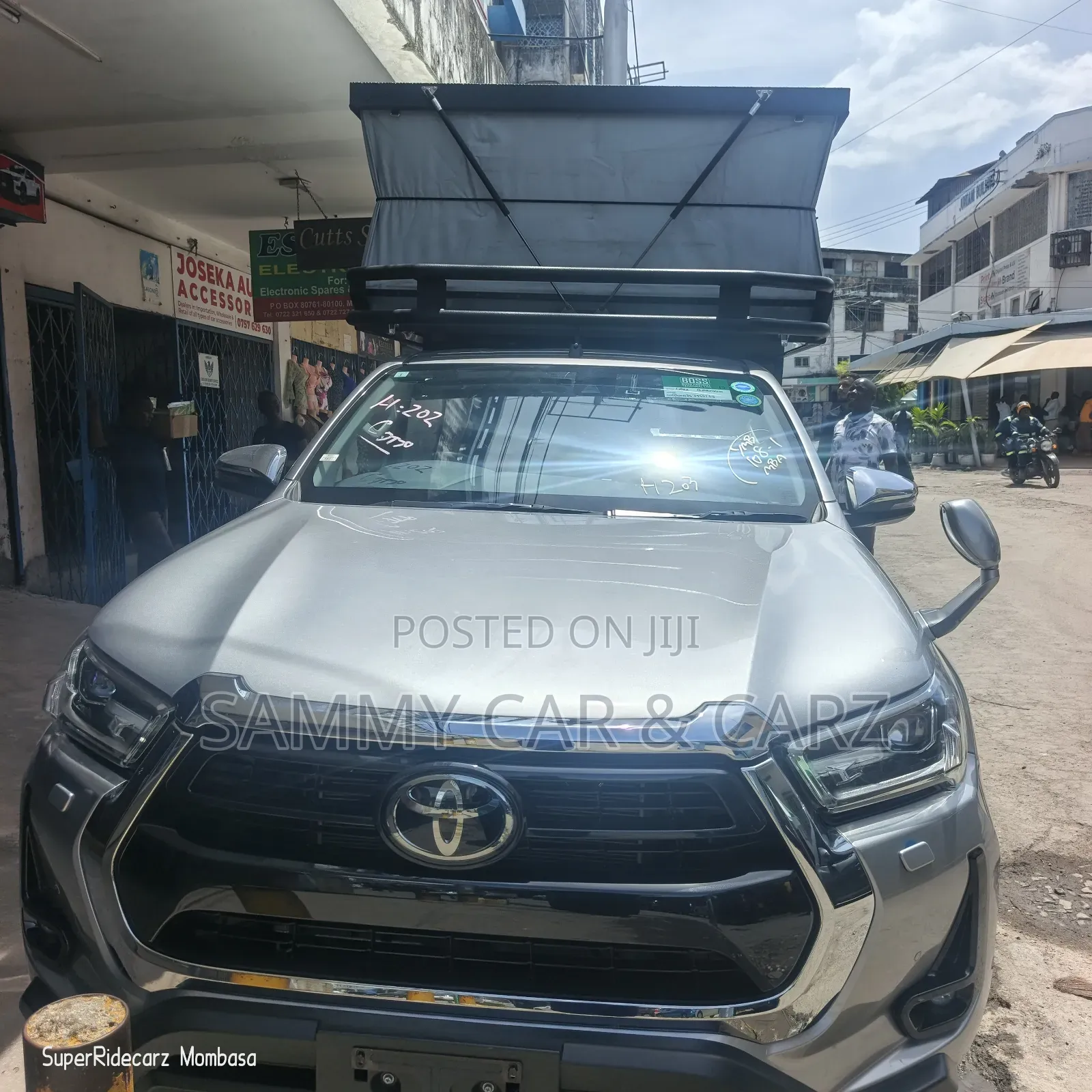 Toyota Hilux 2024 Gray