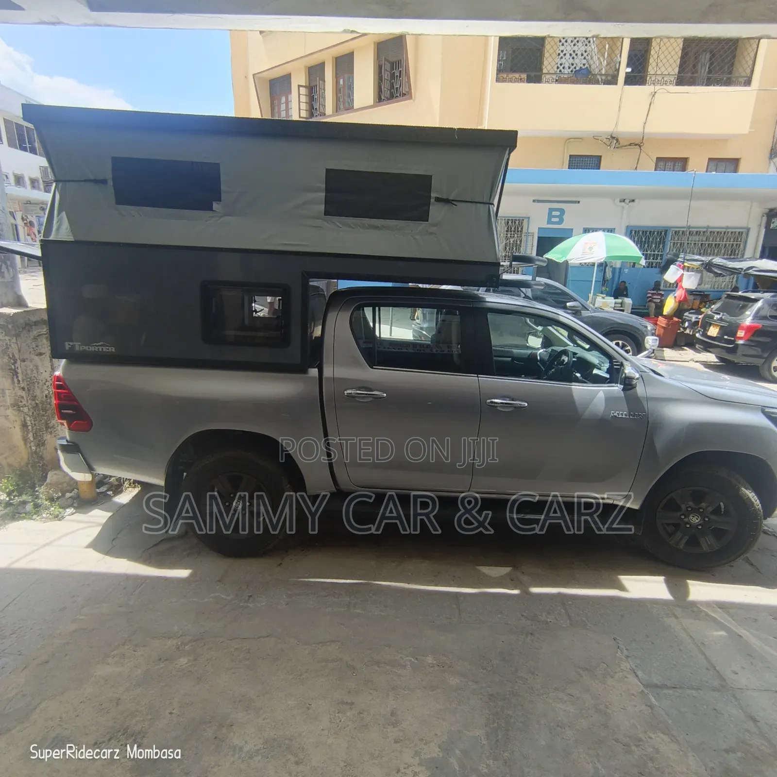 Toyota Hilux 2024 Gray
