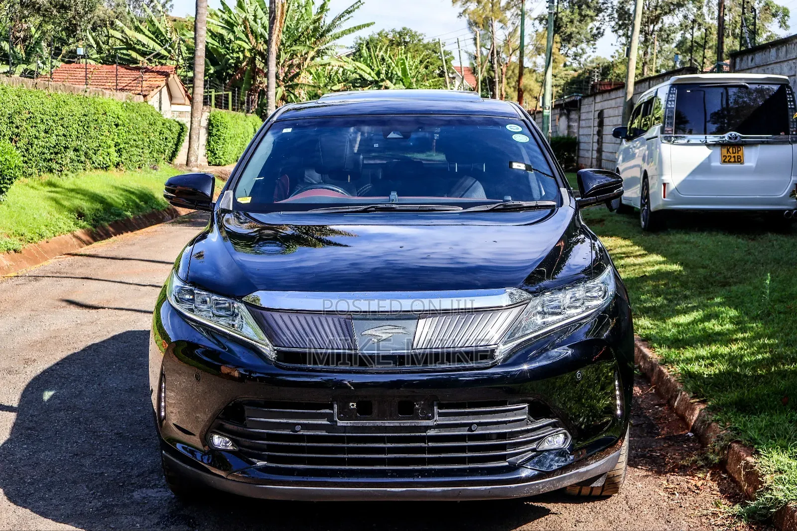 Toyota Harrier 2.0 2019 Black