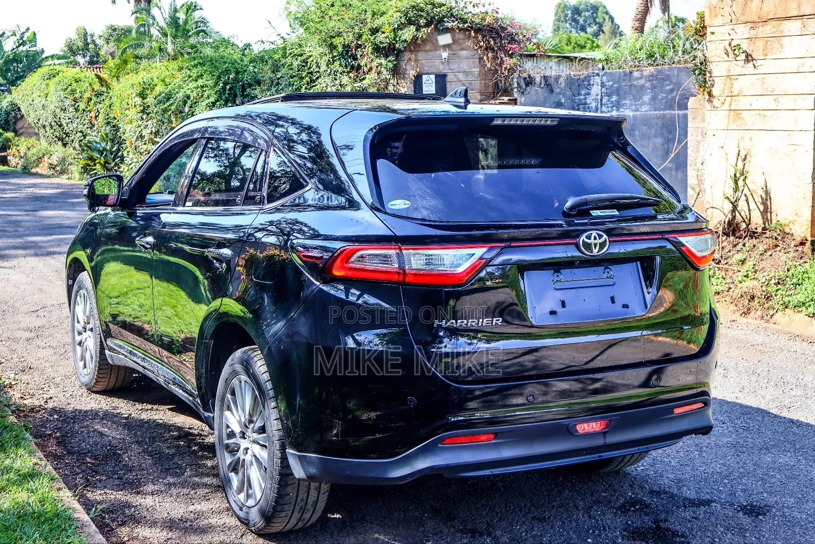 Toyota Harrier 2.0 2019 Black