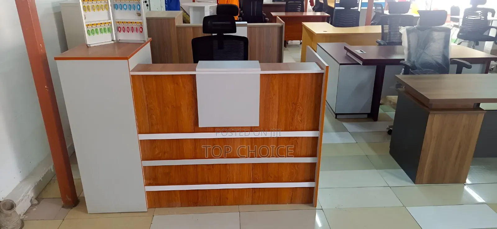 1.4m Receptionist Table