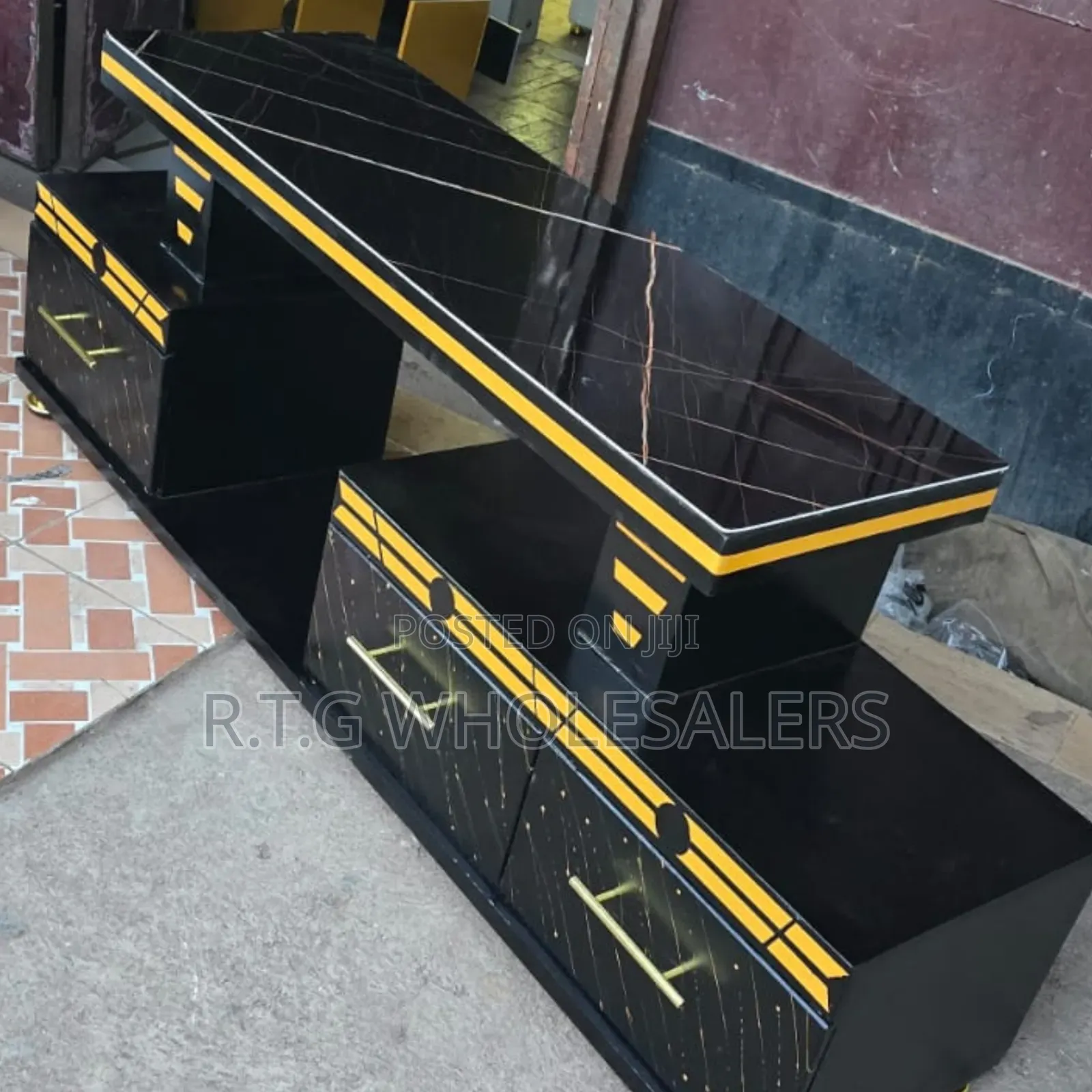 5‐Ft Executive Black/White Tv Console With Gold Accents Marble