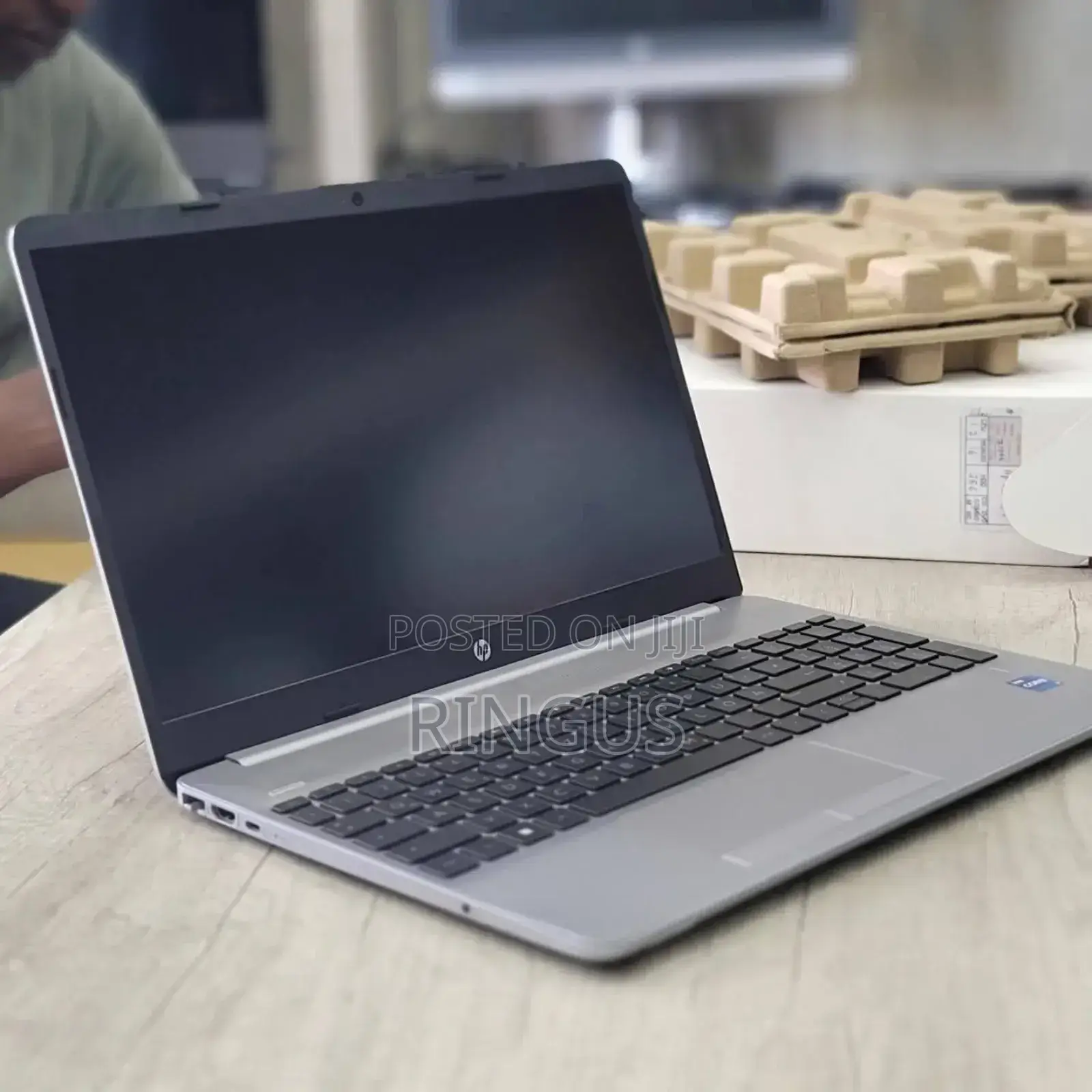 New Laptop HP 250 G10 8GB Intel Core i5 SSD 512GB