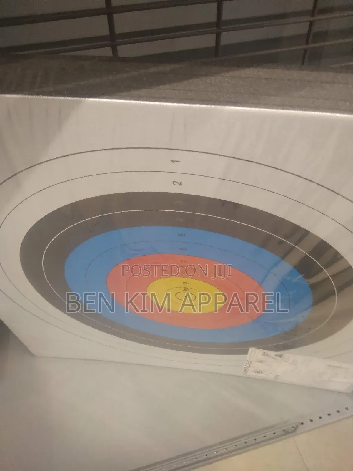 67cms by 67cms Soft Foam Sharp Arrows Free Standing Archery Target