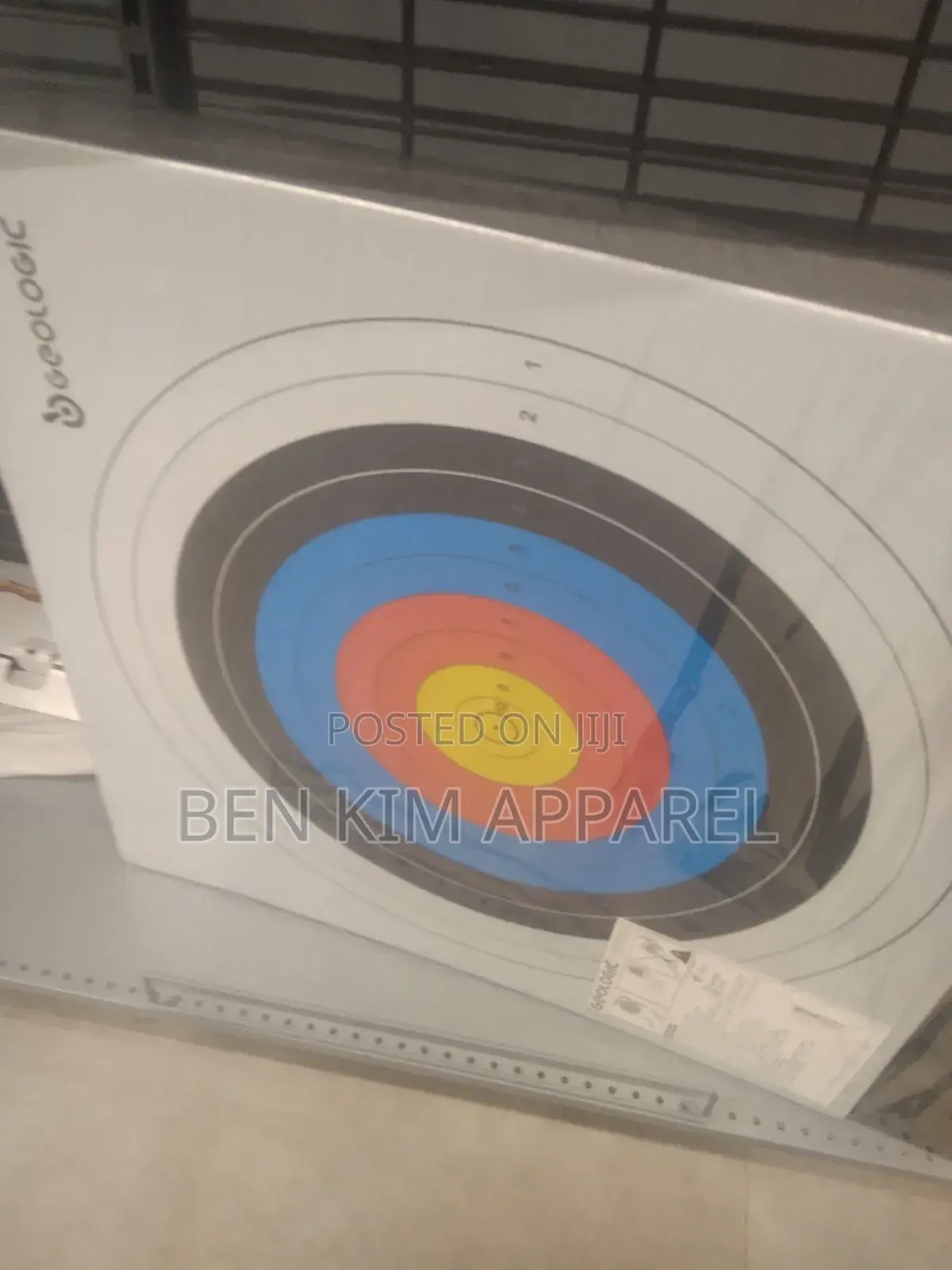 67cms by 67cms Soft Foam Sharp Arrows Free Standing Archery Target