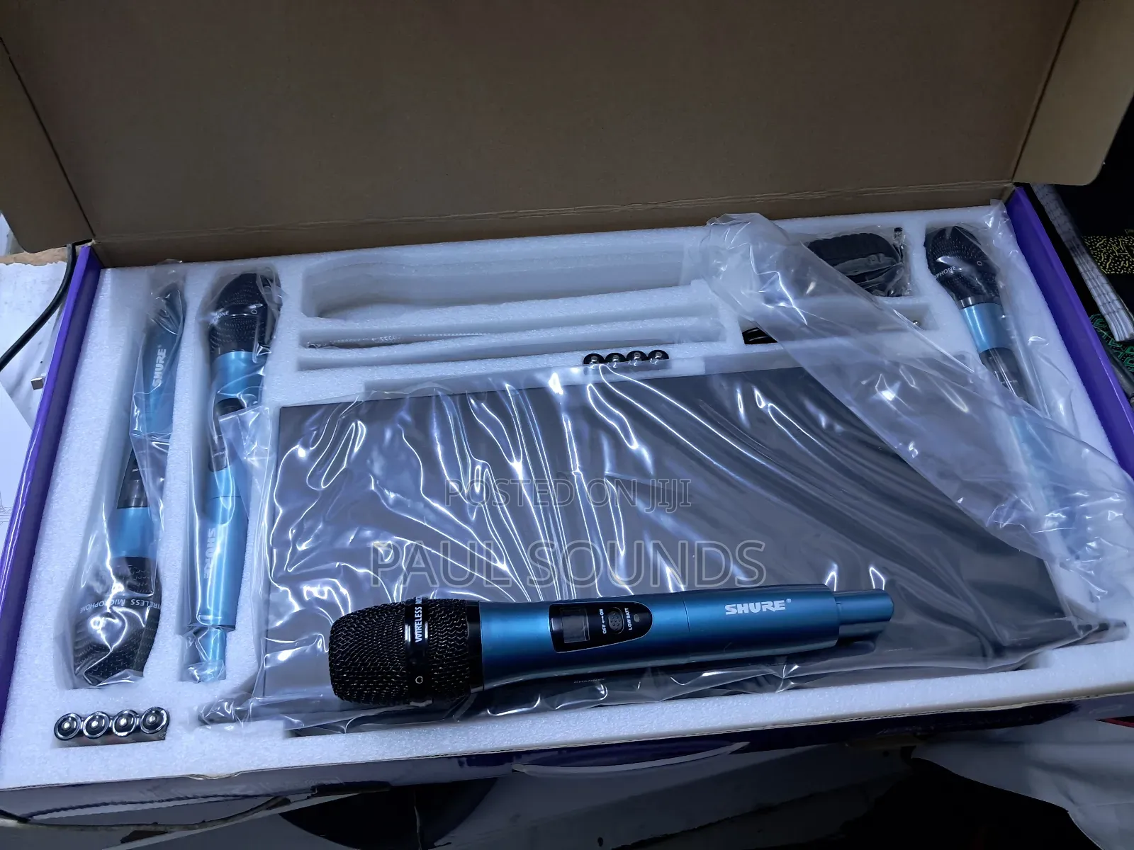 Shure U-6600 Wireless Microphone System (Dual Handheld Set)