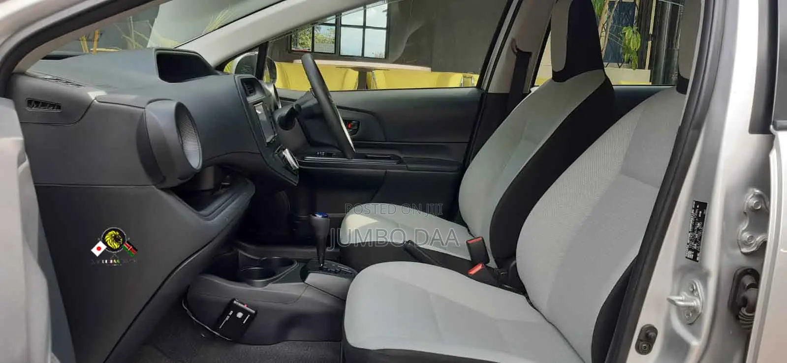Toyota Aqua 2017 Silver