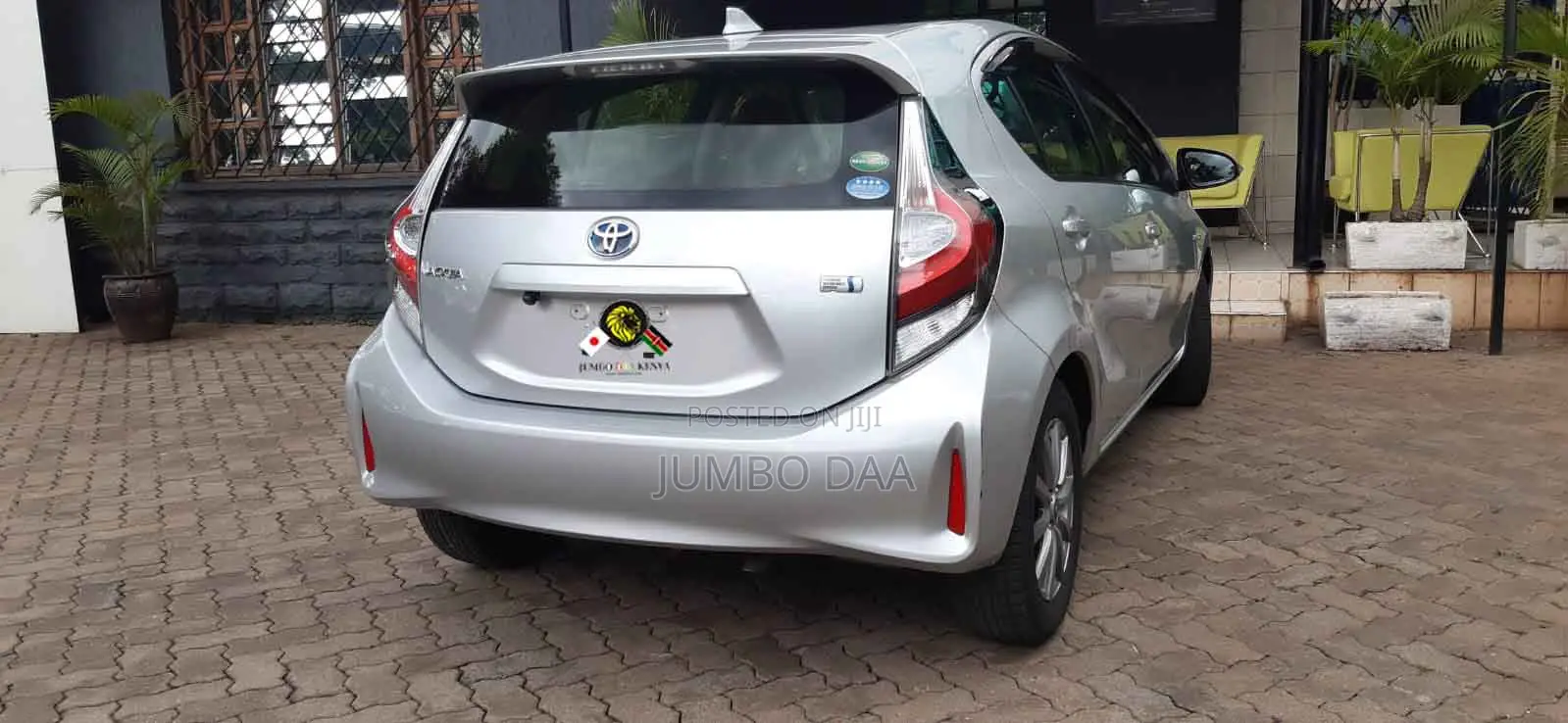 Toyota Aqua 2017 Silver