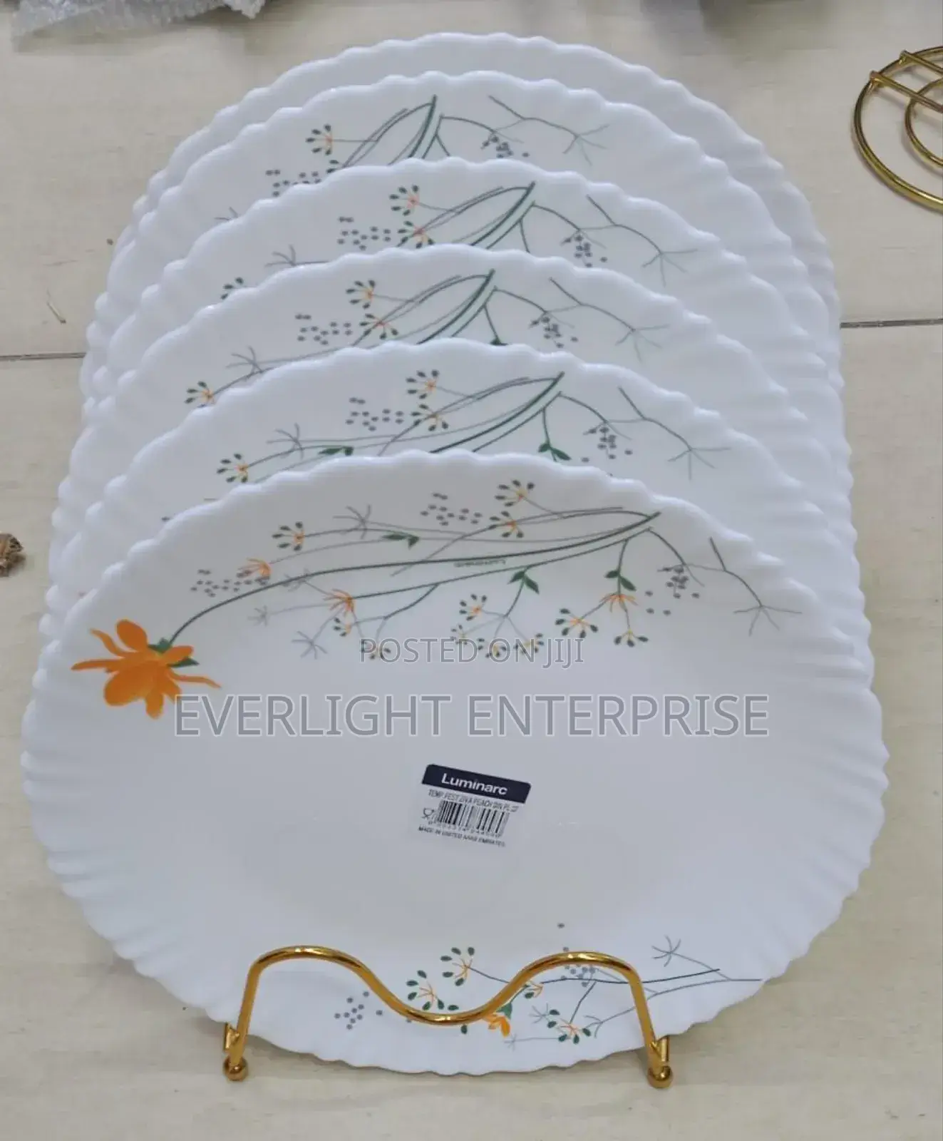 Set of 6 Luminarc Plates