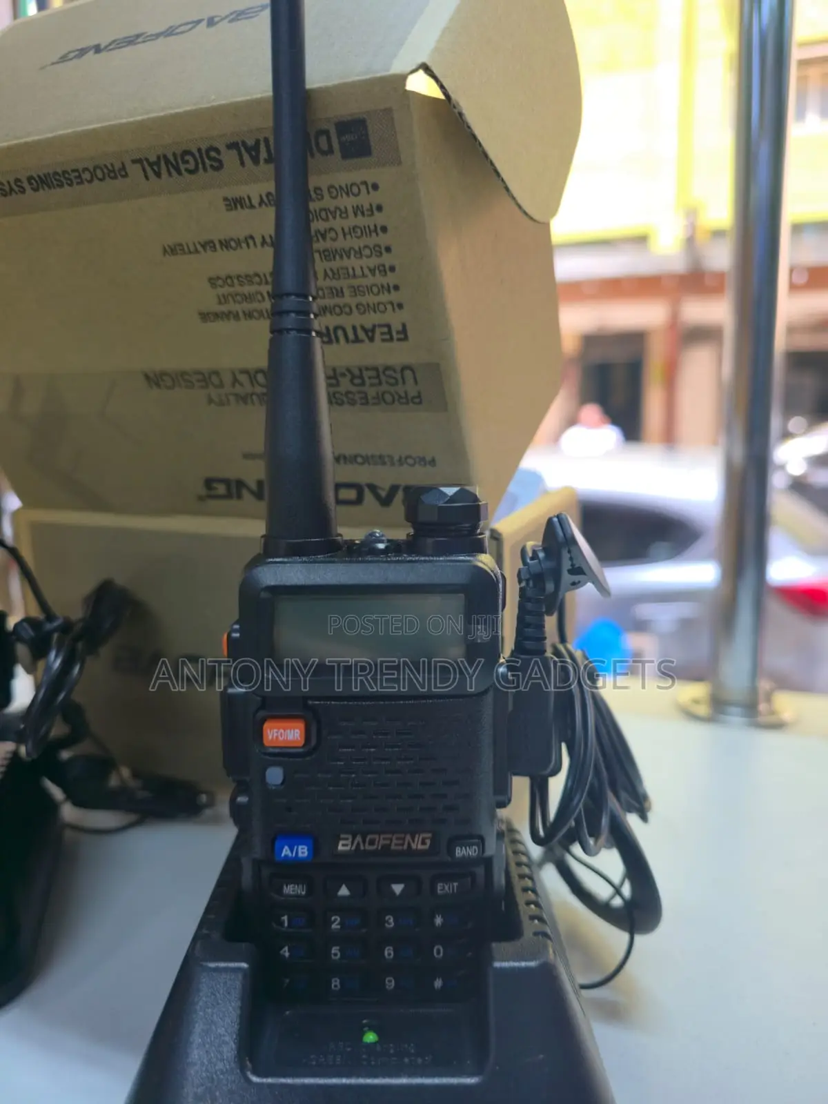 Baofeng Uv-5r Dual Band Walkie Talkie Vhf/Uhf Two-way Radio