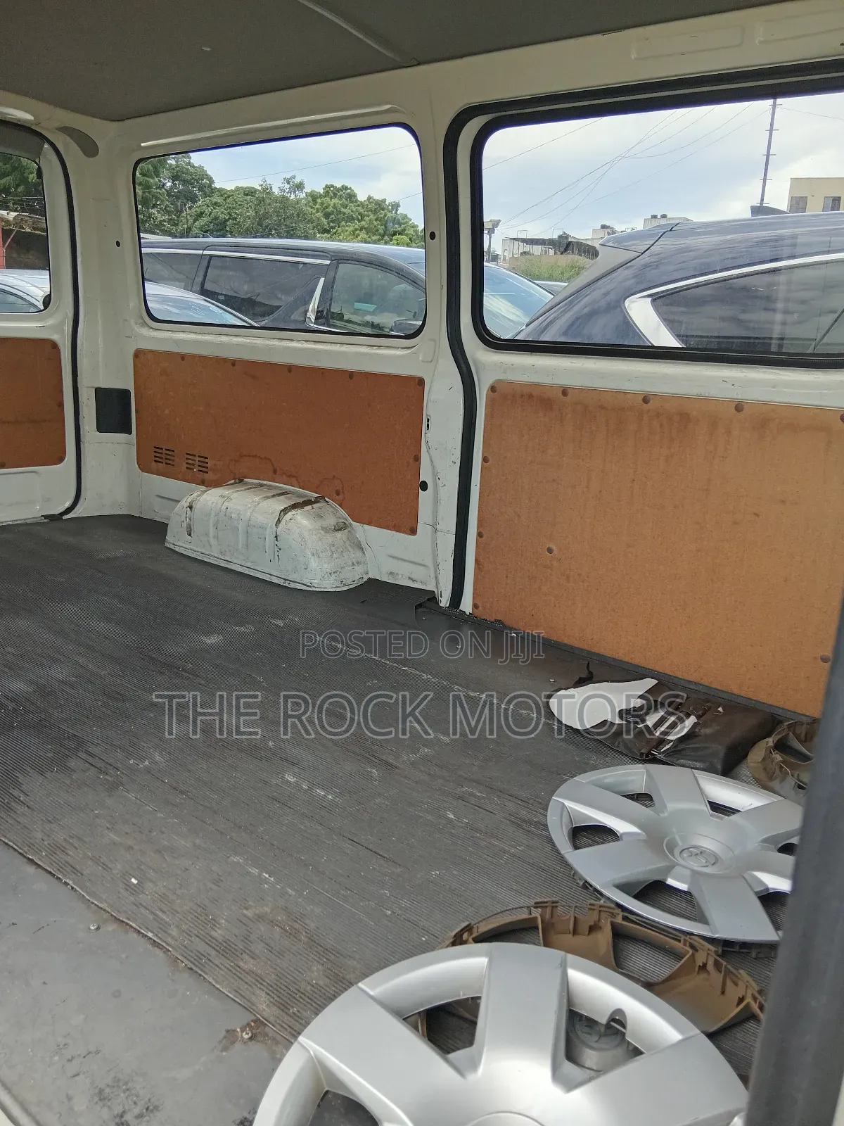 Toyota HiAce 2018 White