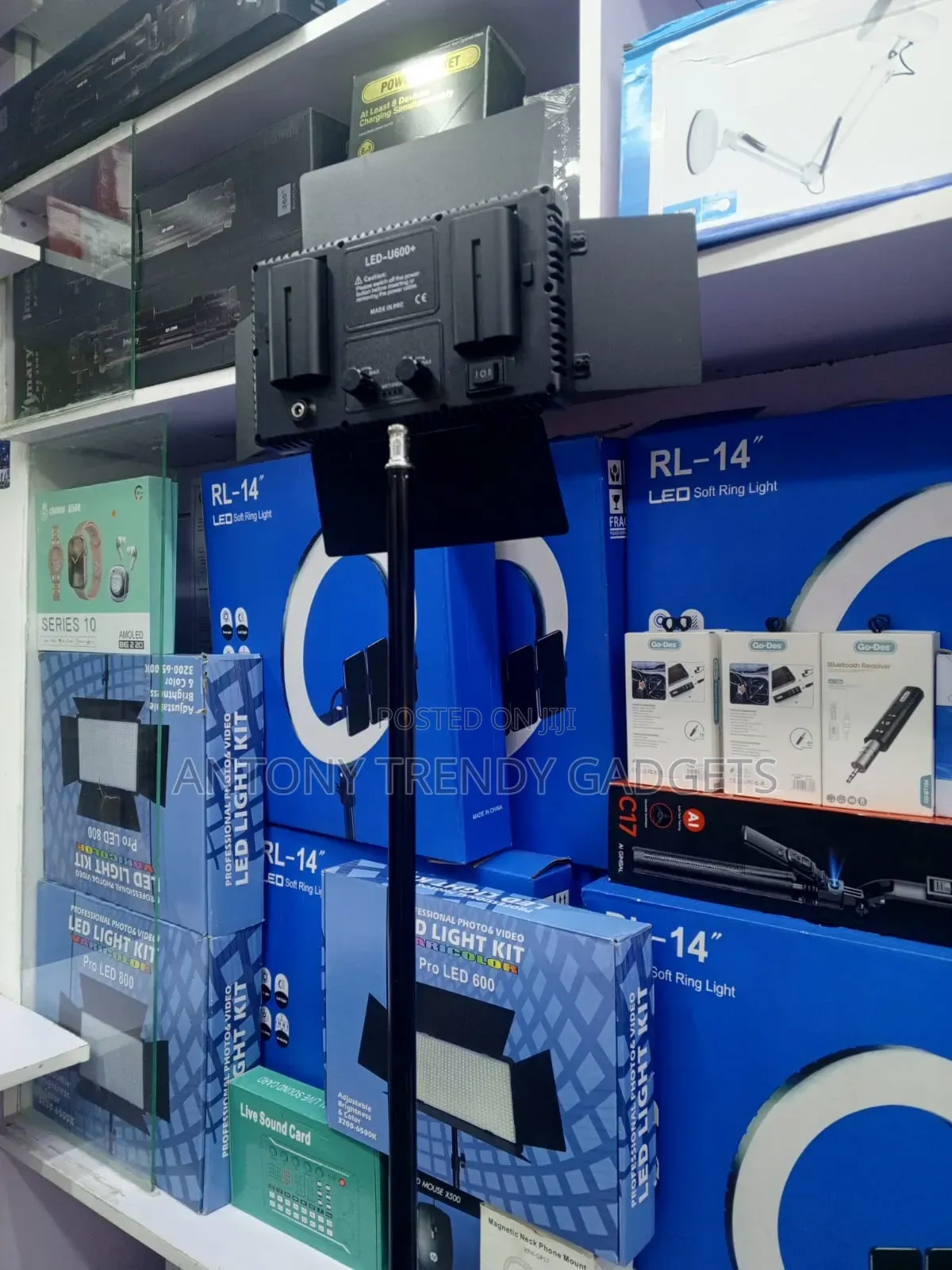 Professional Led Video Light Panel (Led-u600+) With Adjustable Stand