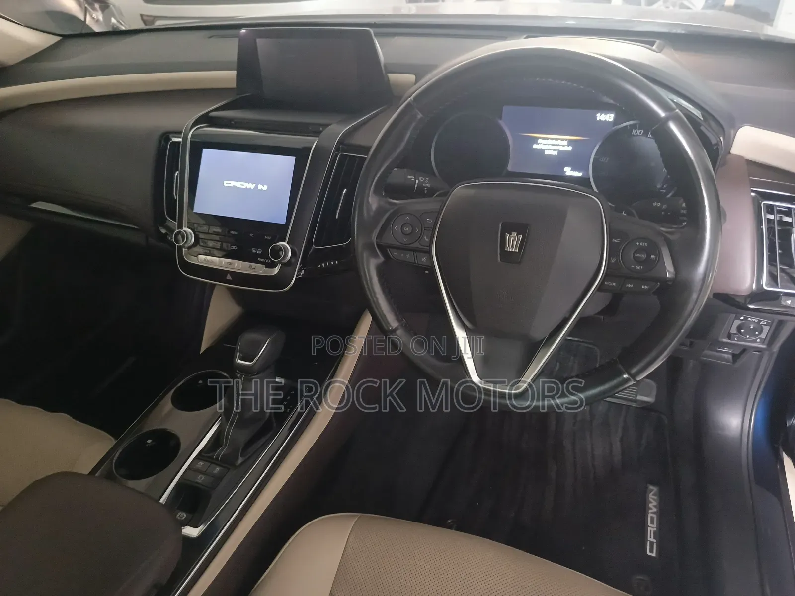 Toyota Crown 2018 Blue