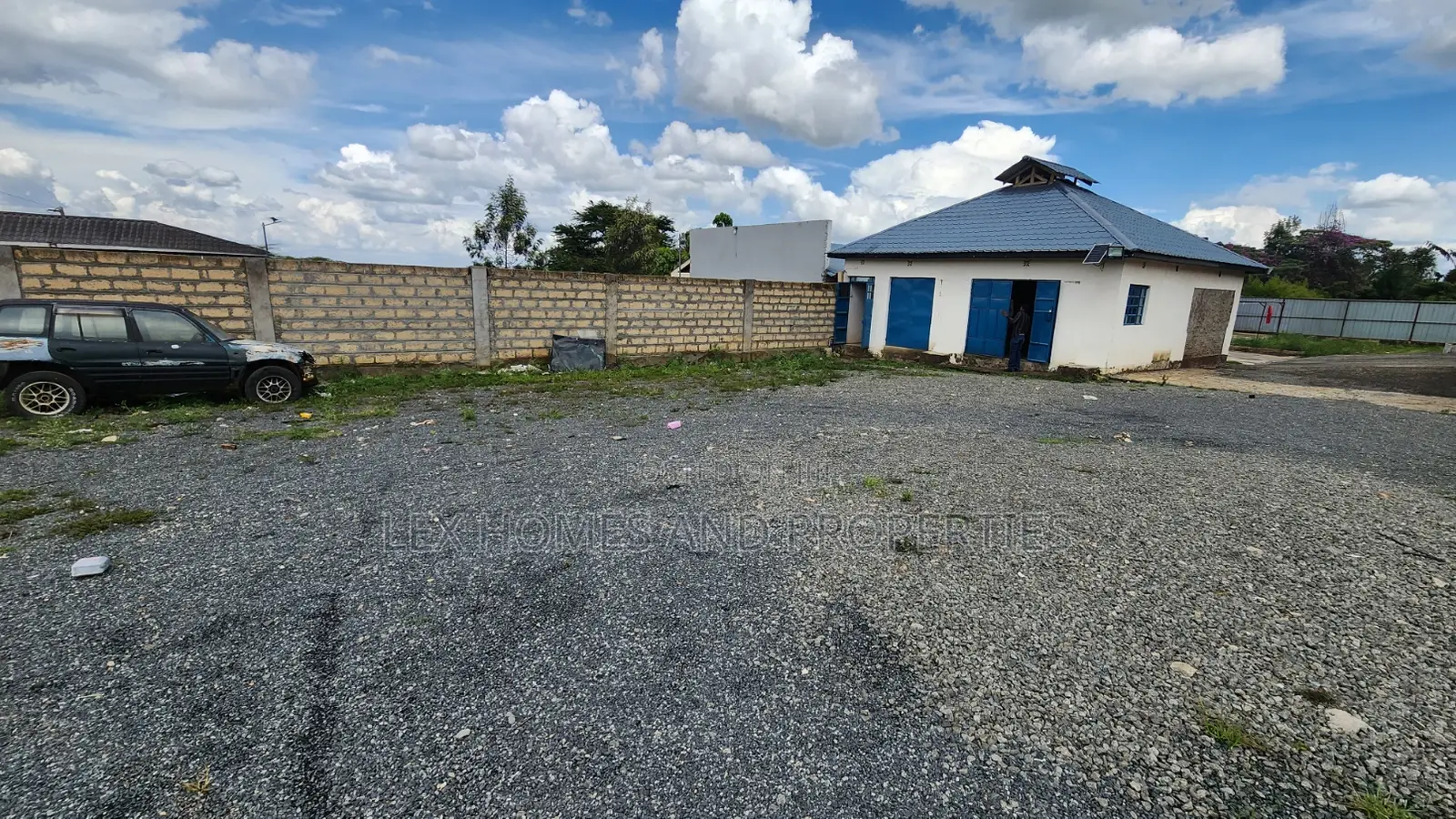 Open Commerical Space to Let Next to Road Near Nkoroi