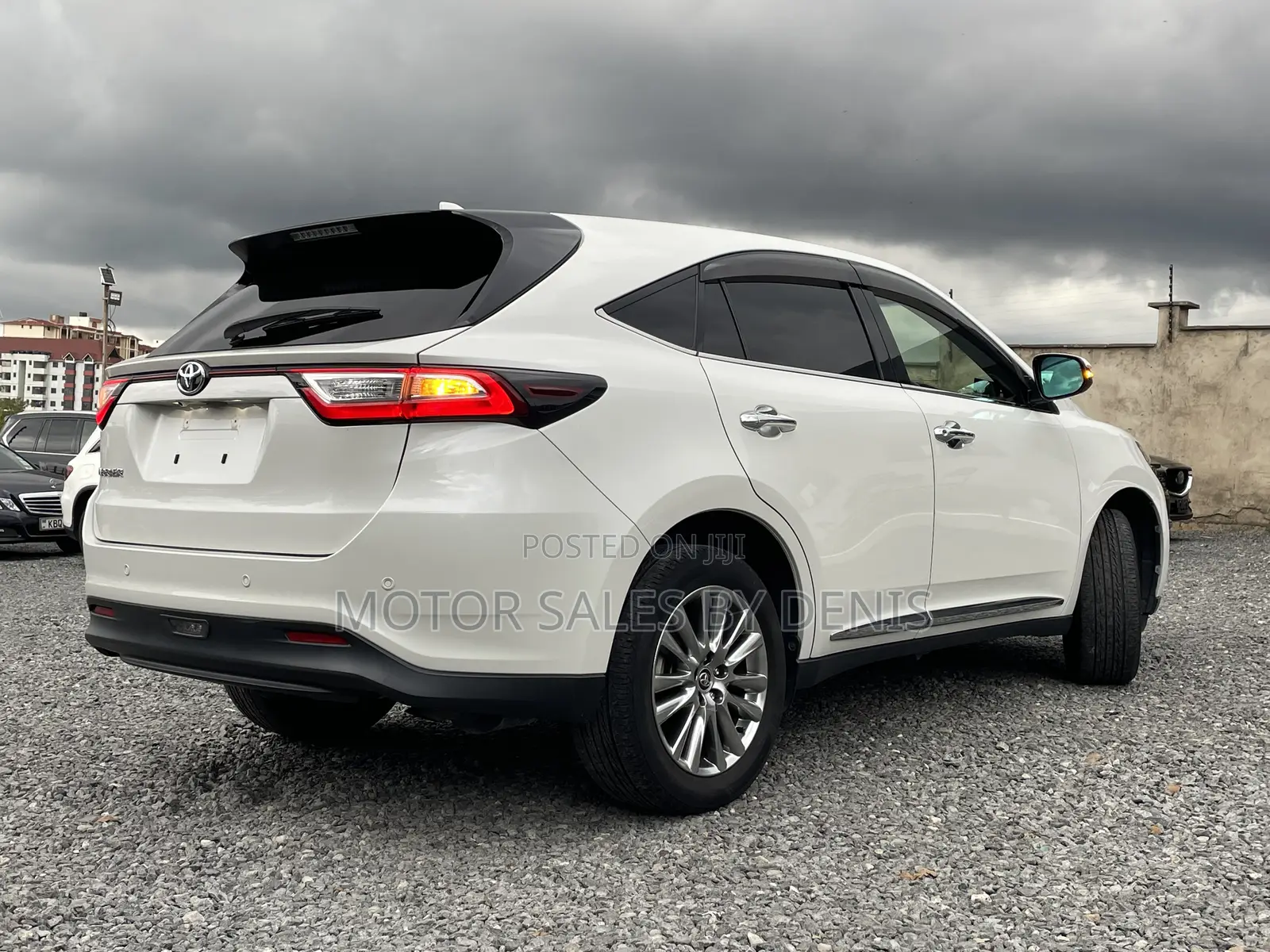 Toyota Harrier 2.0 Turbo 2019 White