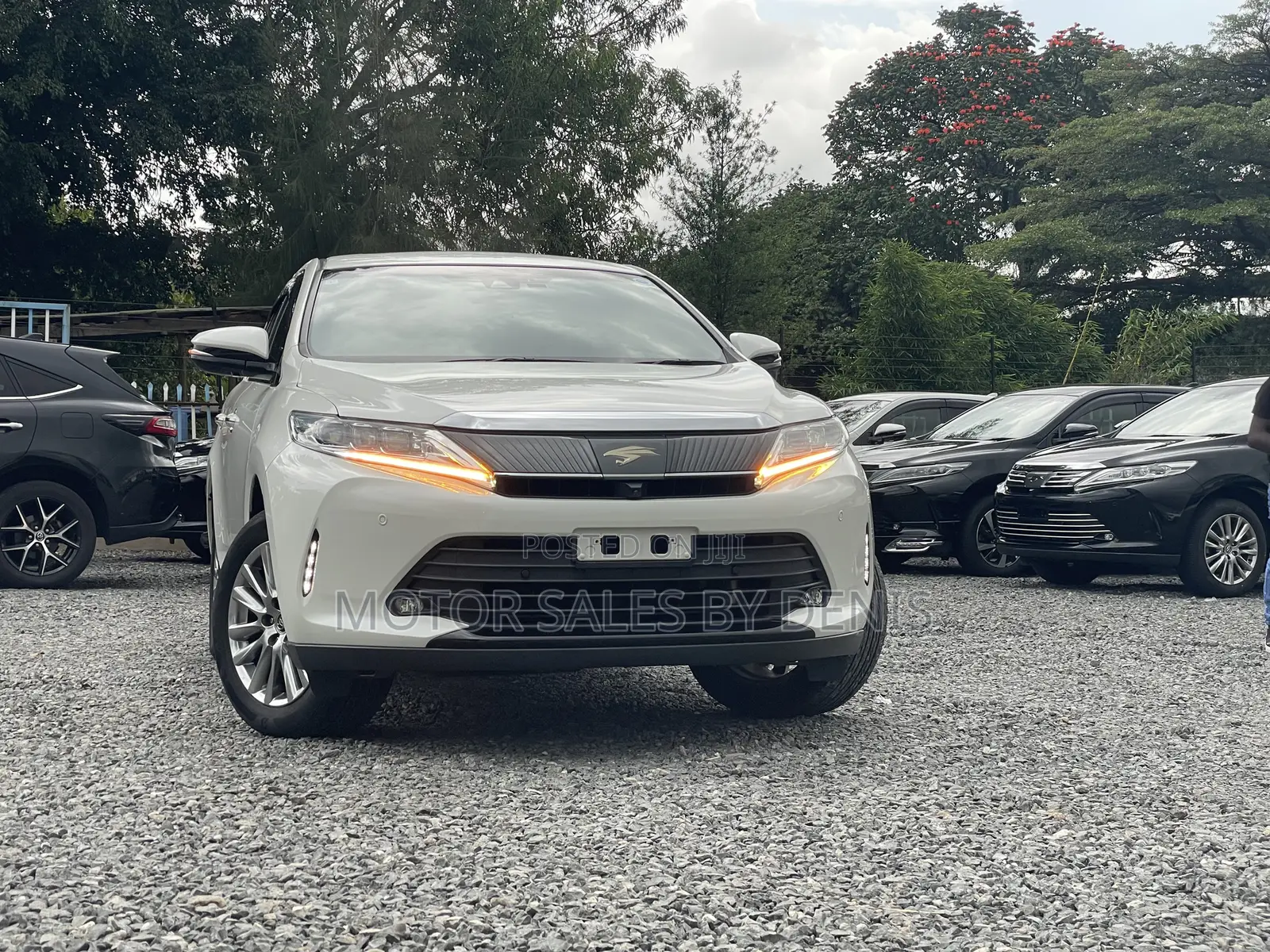 Toyota Harrier 2.0 Turbo 2019 White