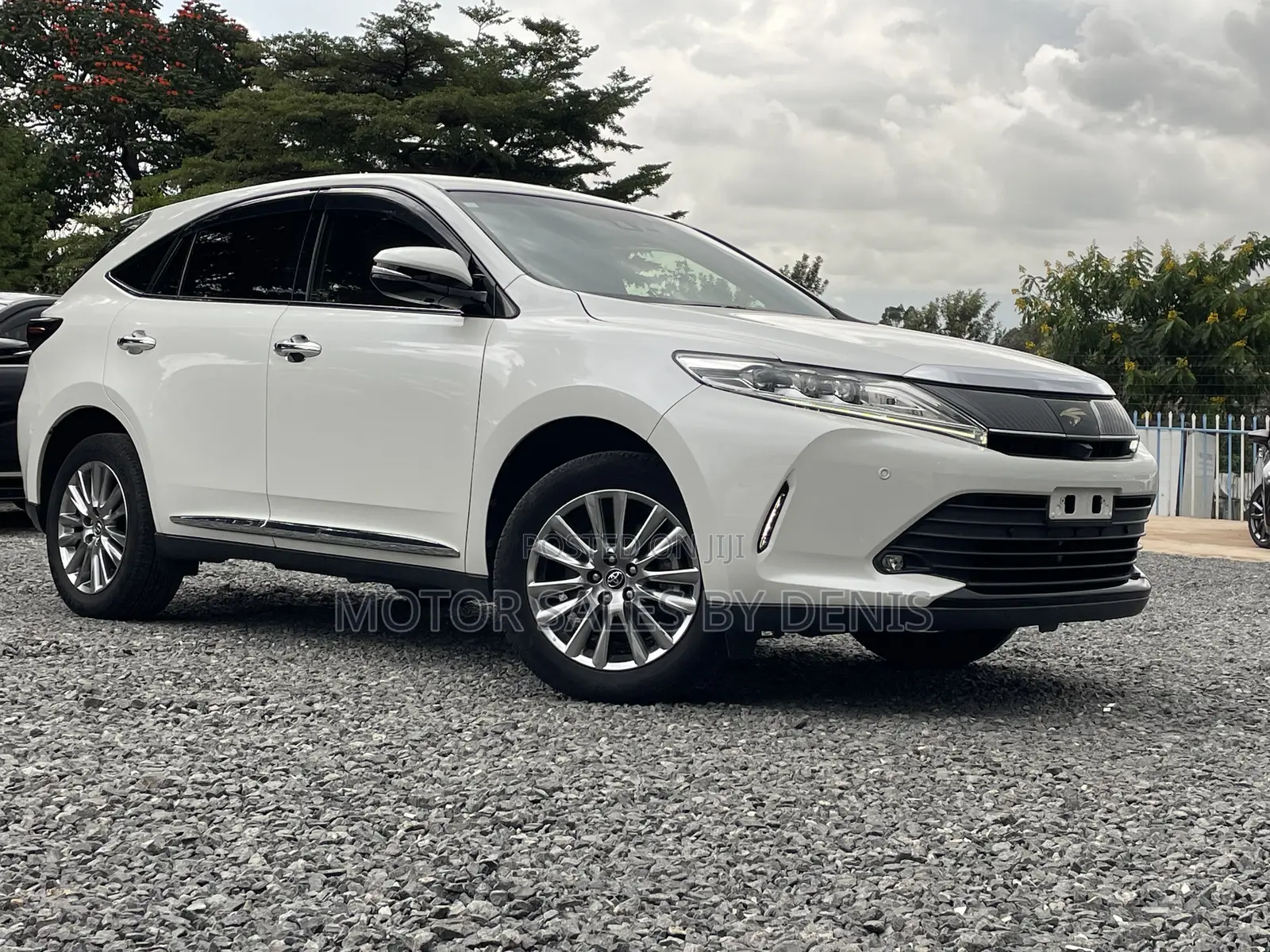 Toyota Harrier 2.0 Turbo 2019 White