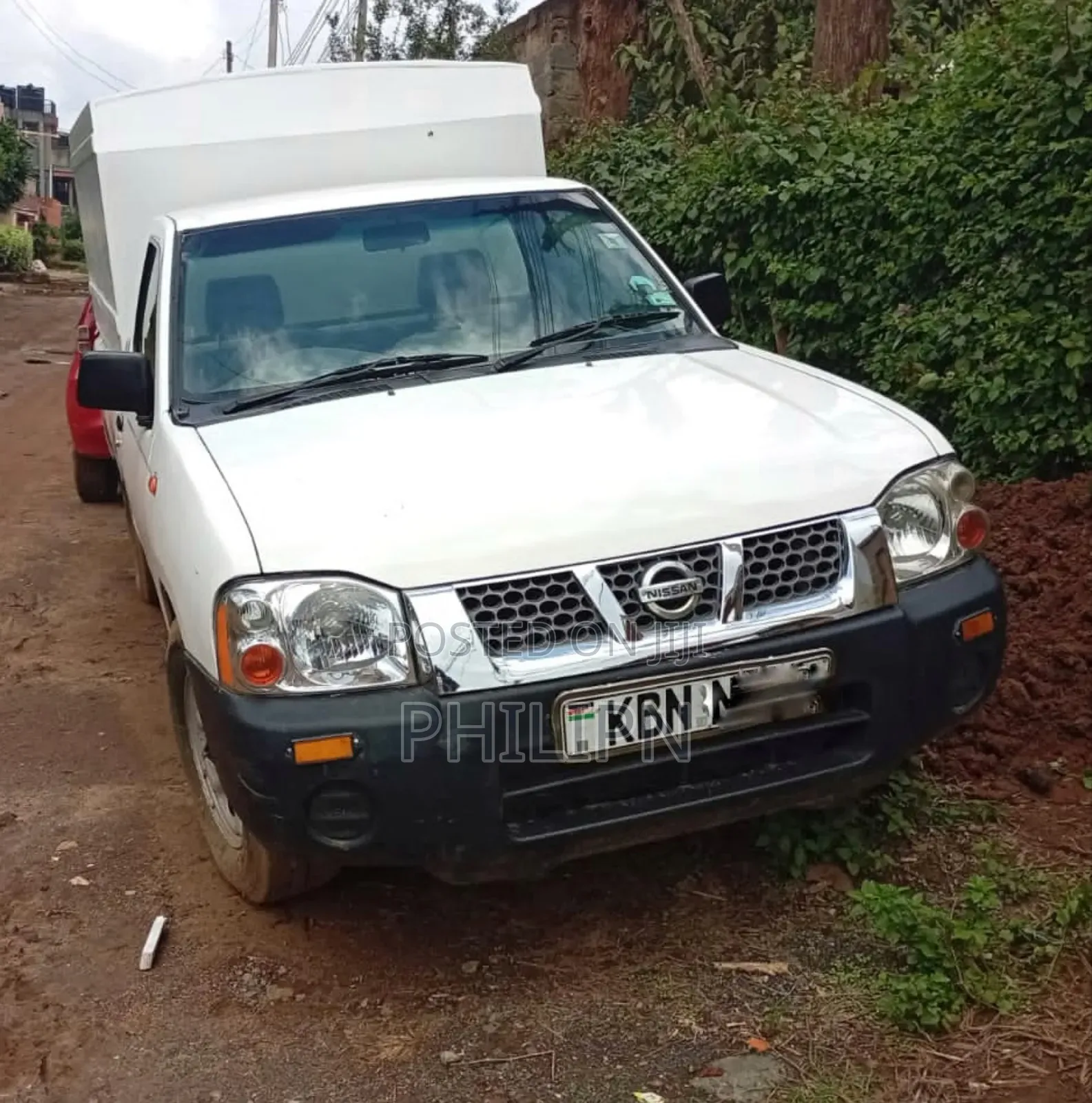 Nissan Hardbody 2010 White