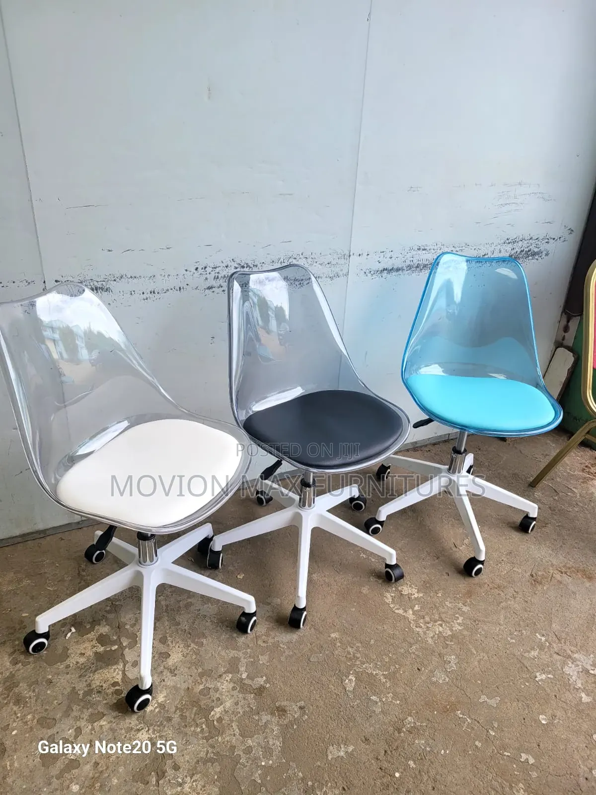 Padded Rotating Chair