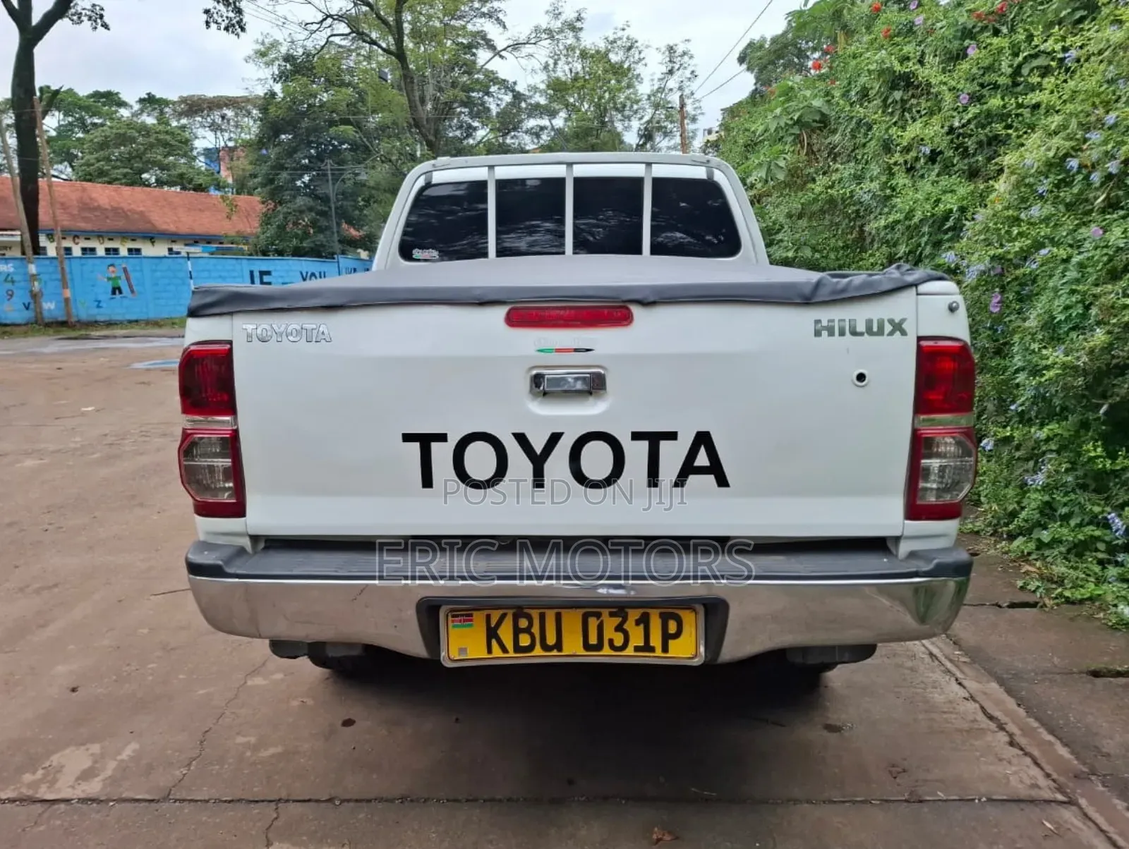 Toyota Hilux 2012 White