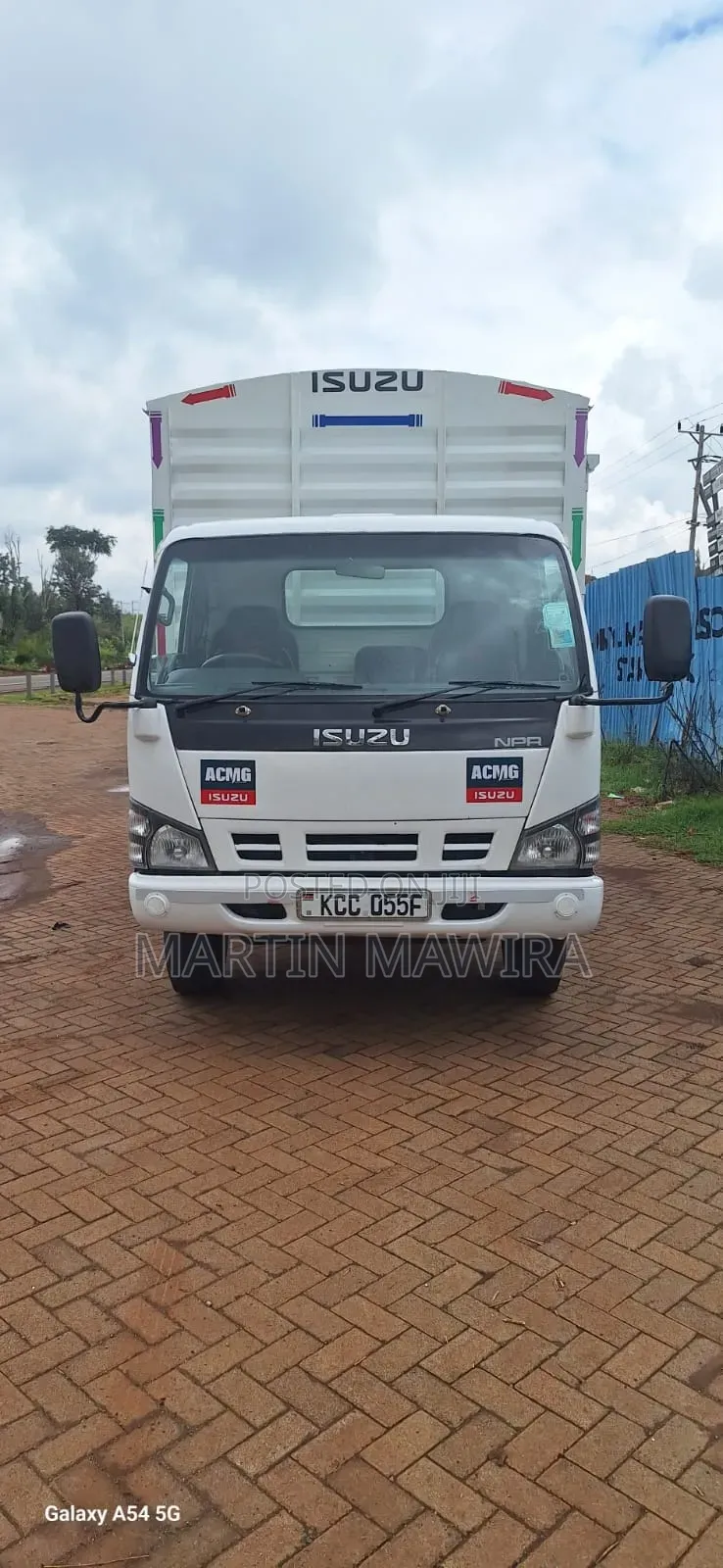 Isuzu NPR 2015