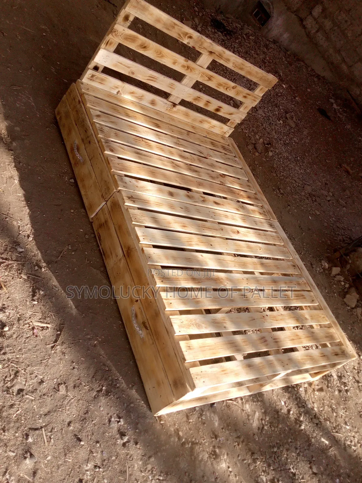 5*6 Pallet Bed. Inter Detachable Designed Bed
