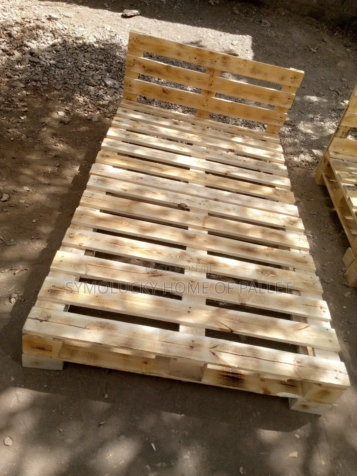 4*6 Pallet Bed_ Blazed Raised Pallet Framed