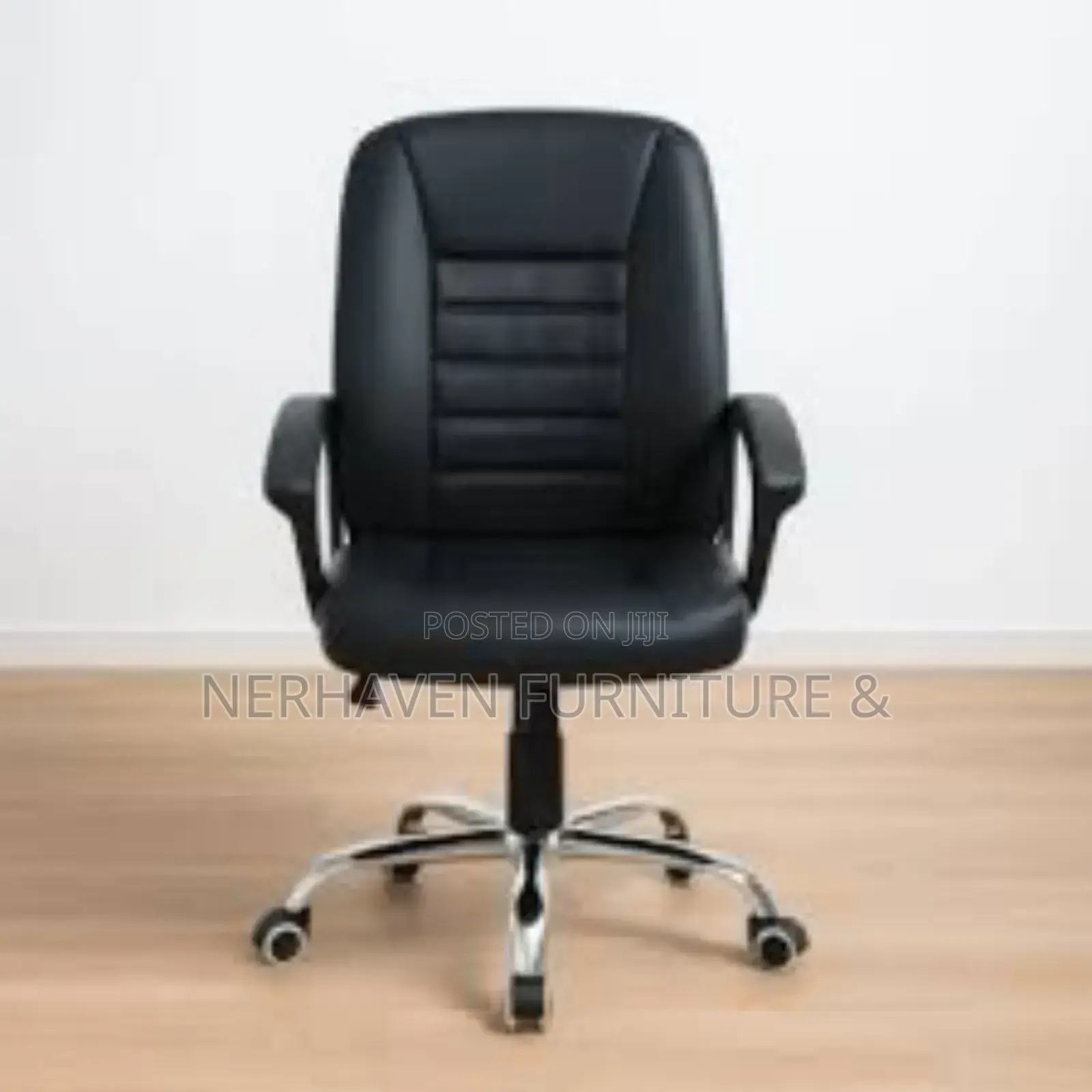 Premium Executive Meeting Room Chair – Strong Elegant Design