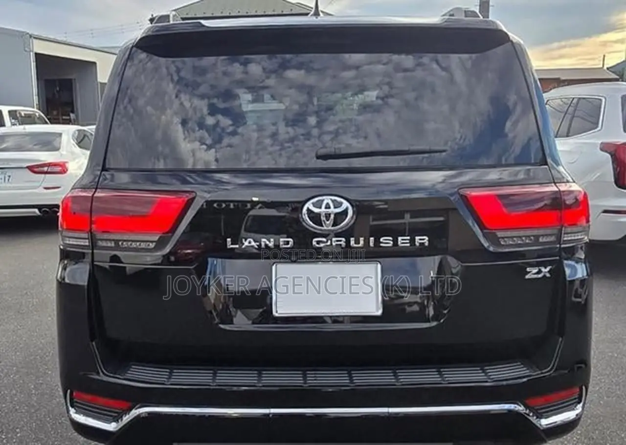 Toyota Land Cruiser 3.3 Diesel 4WD 2021 Black