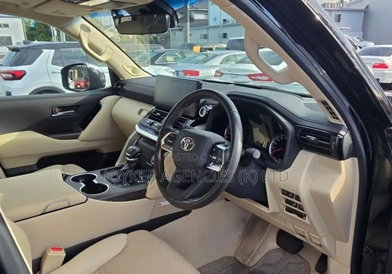 Toyota Land Cruiser 3.3 Diesel 4WD 2021 Black