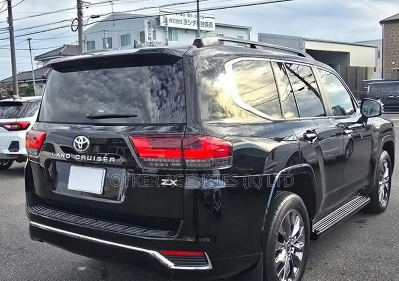 Toyota Land Cruiser 3.3 Diesel 4WD 2021 Black