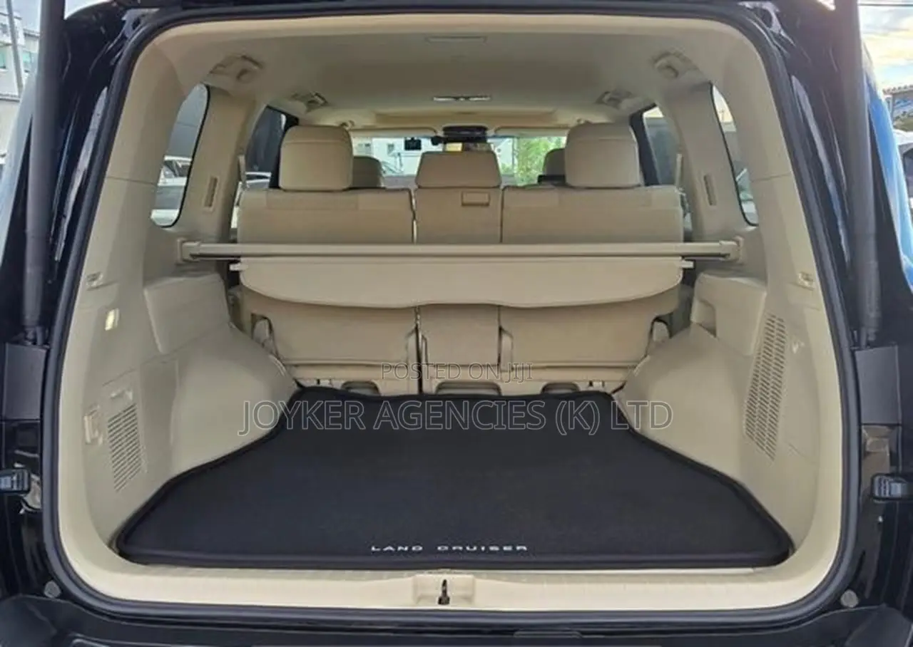 Toyota Land Cruiser 3.3 Diesel 4WD 2021 Black
