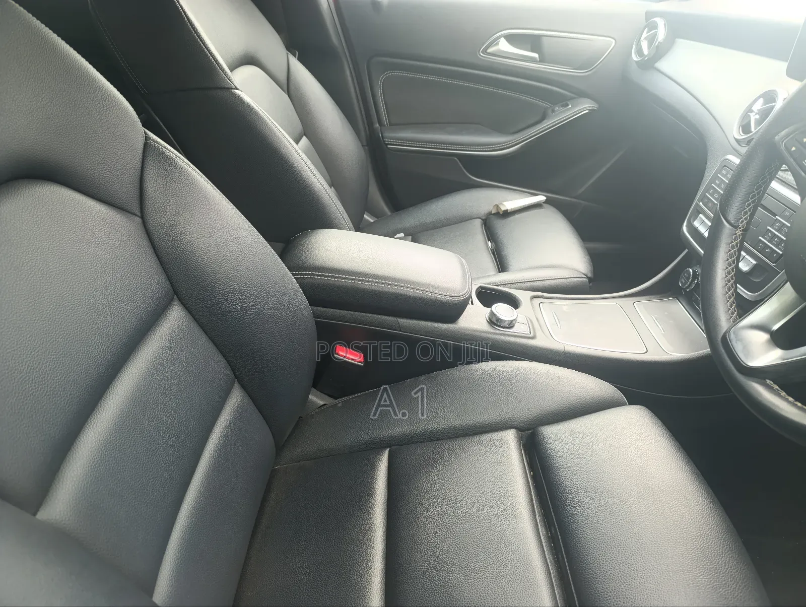 Mercedes-Benz GLA 250 2018 Red