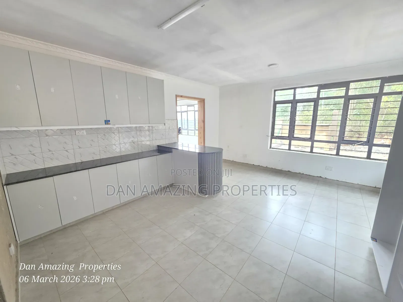 4bdrm Maisonette in Maragara Rd, Kibiku for sale