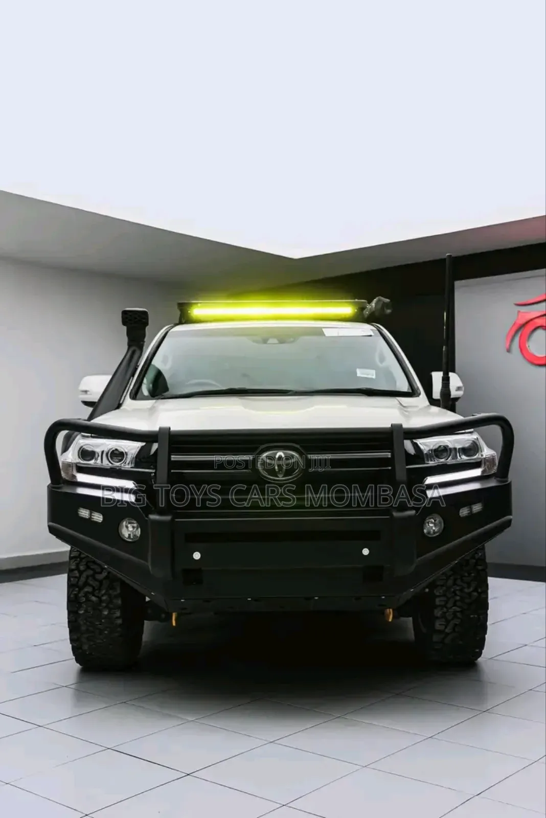 Toyota Land Cruiser 4.5 V8 VXR 2018 White