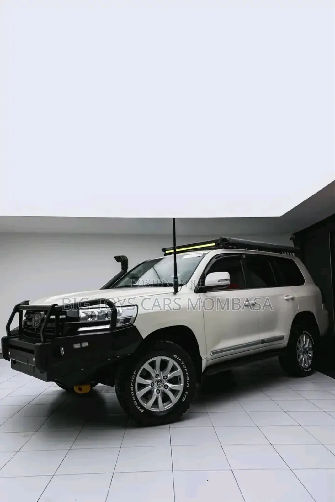 Toyota Land Cruiser 4.5 V8 VXR 2018 White
