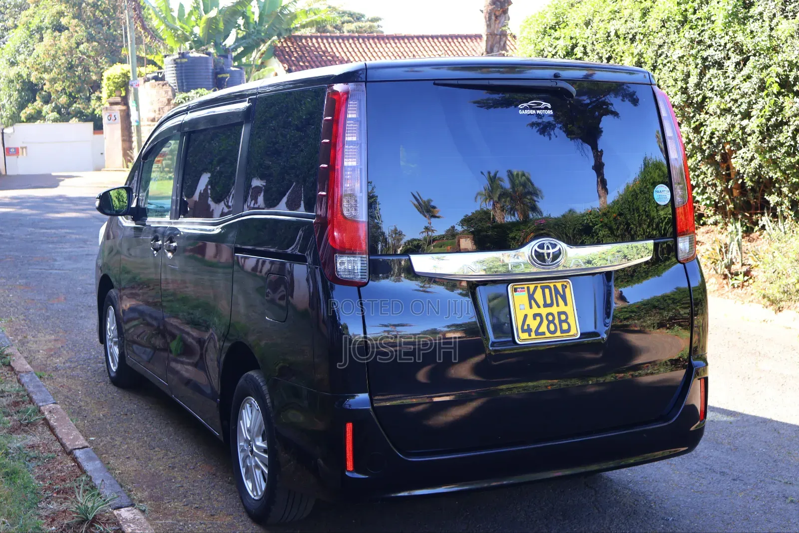 Toyota Noah 2.0 FWD (8 Seater) 2016 Black