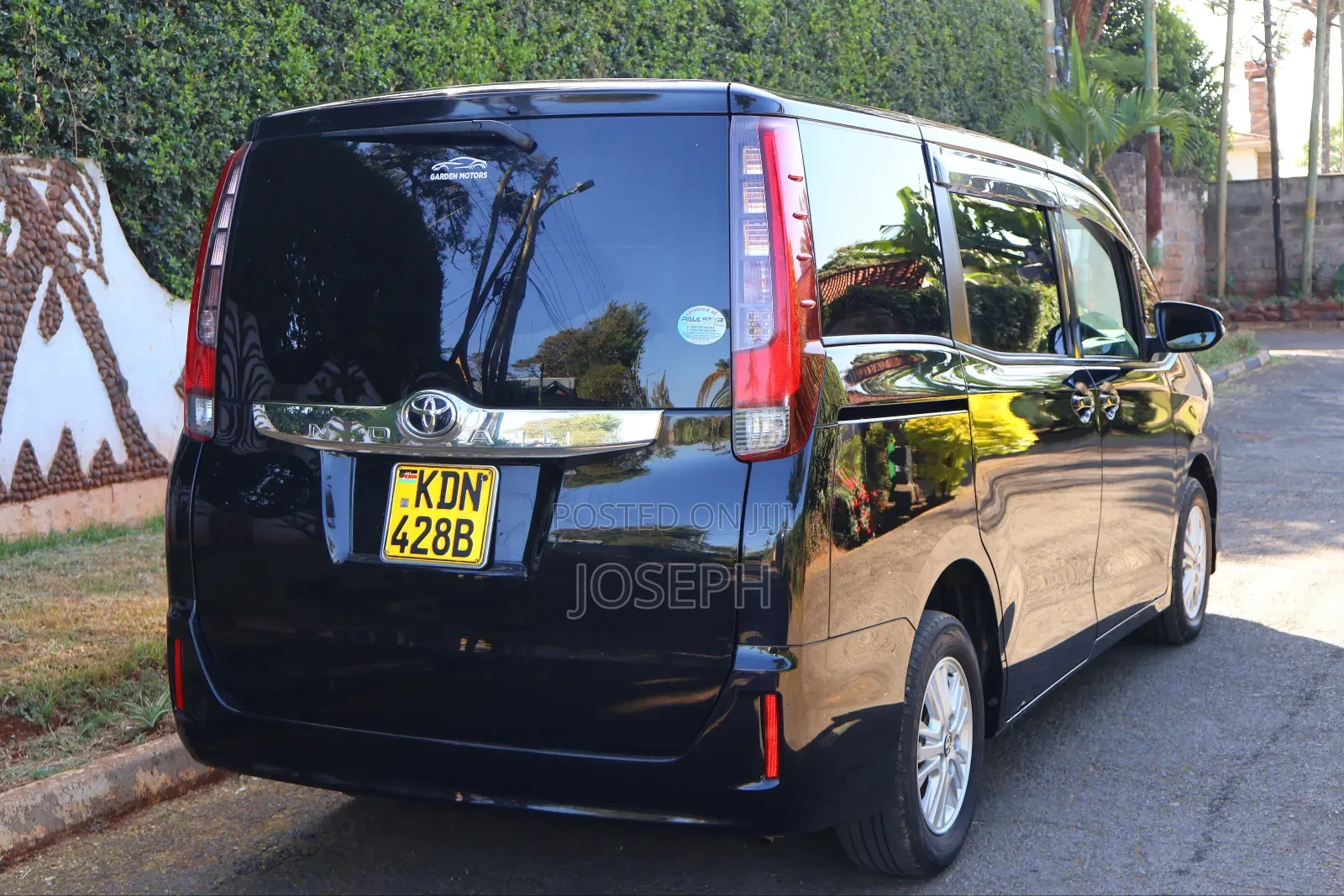 Toyota Noah 2.0 FWD (8 Seater) 2016 Black